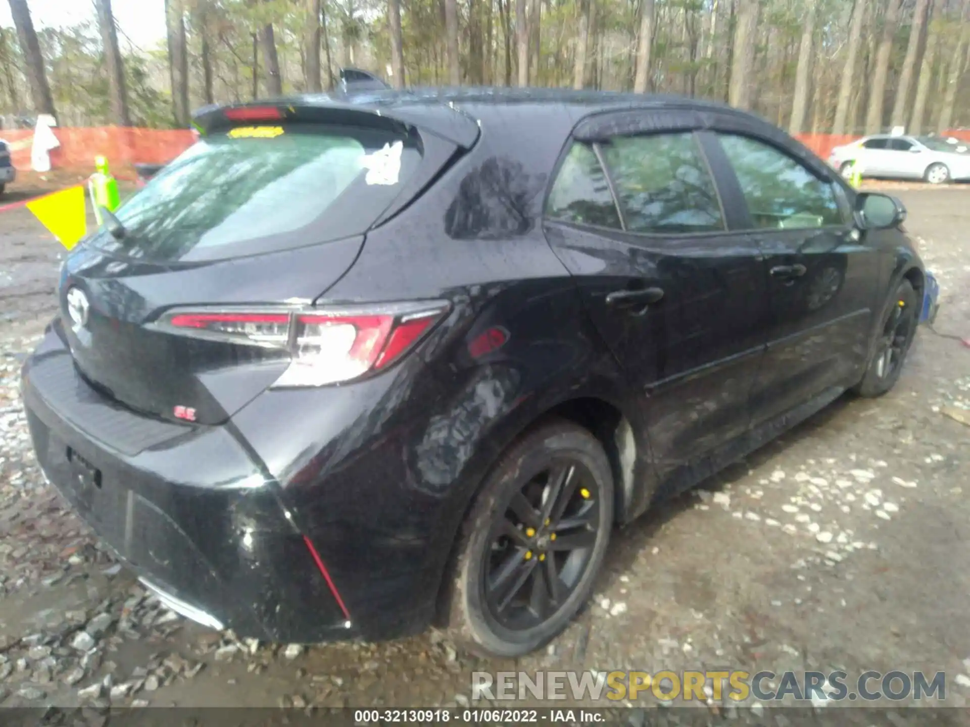 4 Photograph of a damaged car JTND4RBE0L3073953 TOYOTA COROLLA HATCHBACK 2020