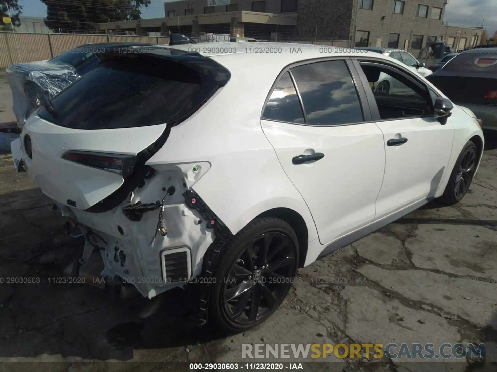 4 Photograph of a damaged car JTND4RBE0L3075296 TOYOTA COROLLA HATCHBACK 2020