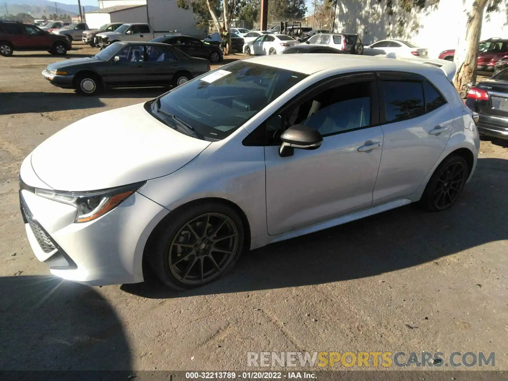 2 Photograph of a damaged car JTND4RBE0L3092406 TOYOTA COROLLA HATCHBACK 2020