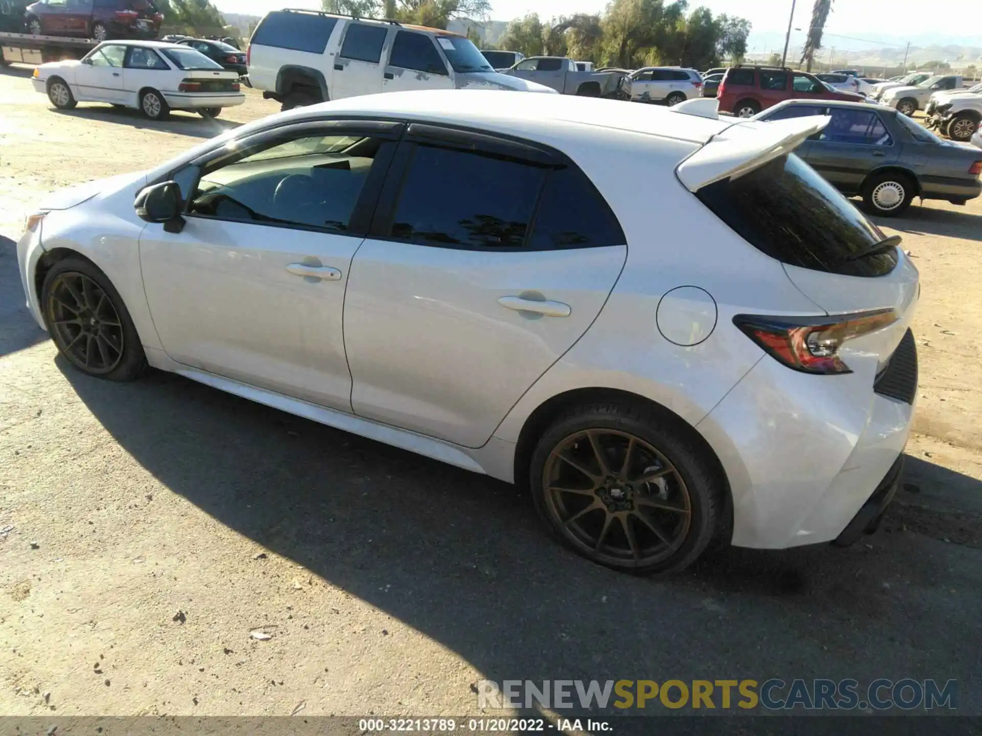 3 Photograph of a damaged car JTND4RBE0L3092406 TOYOTA COROLLA HATCHBACK 2020