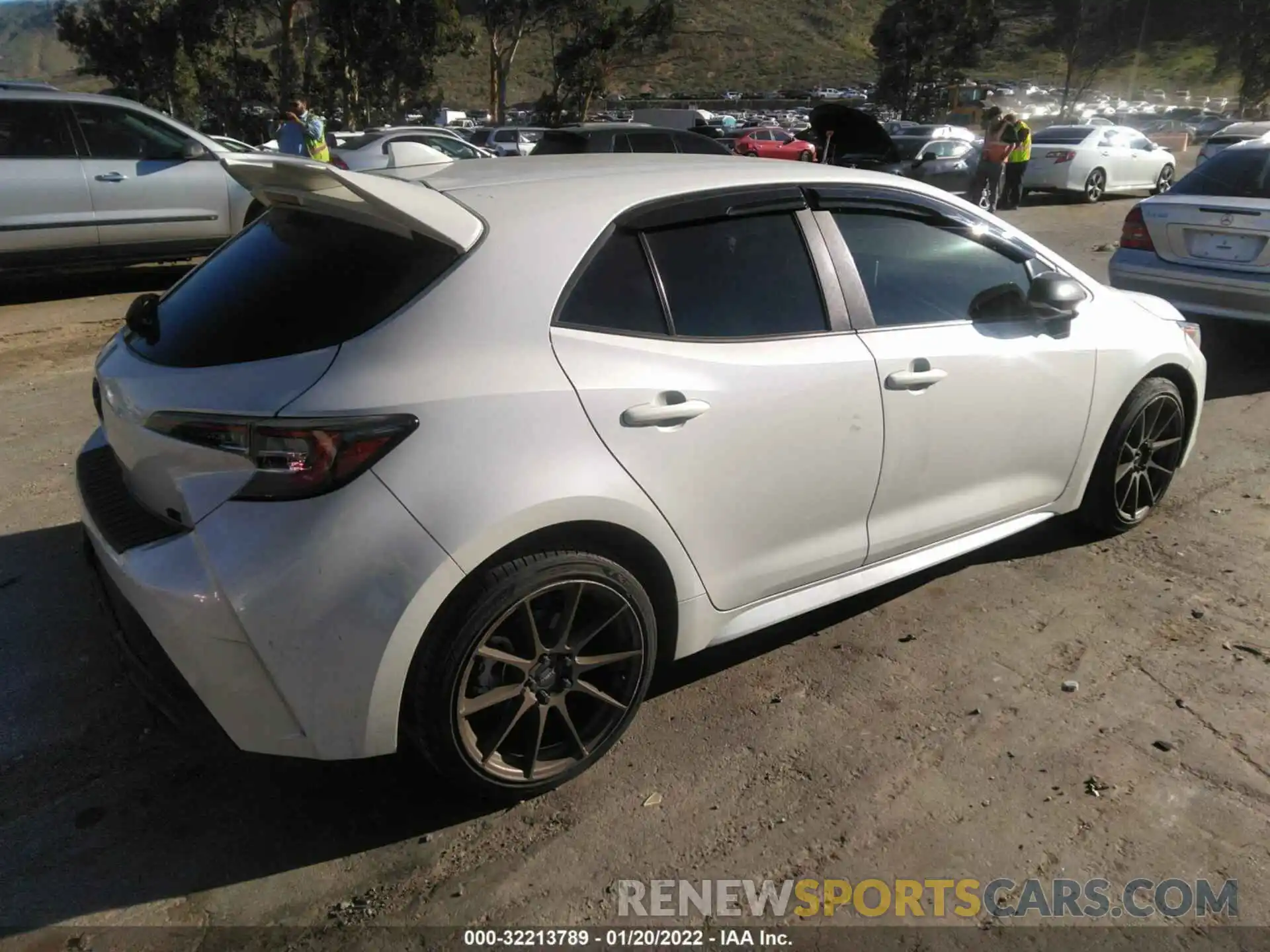 4 Photograph of a damaged car JTND4RBE0L3092406 TOYOTA COROLLA HATCHBACK 2020