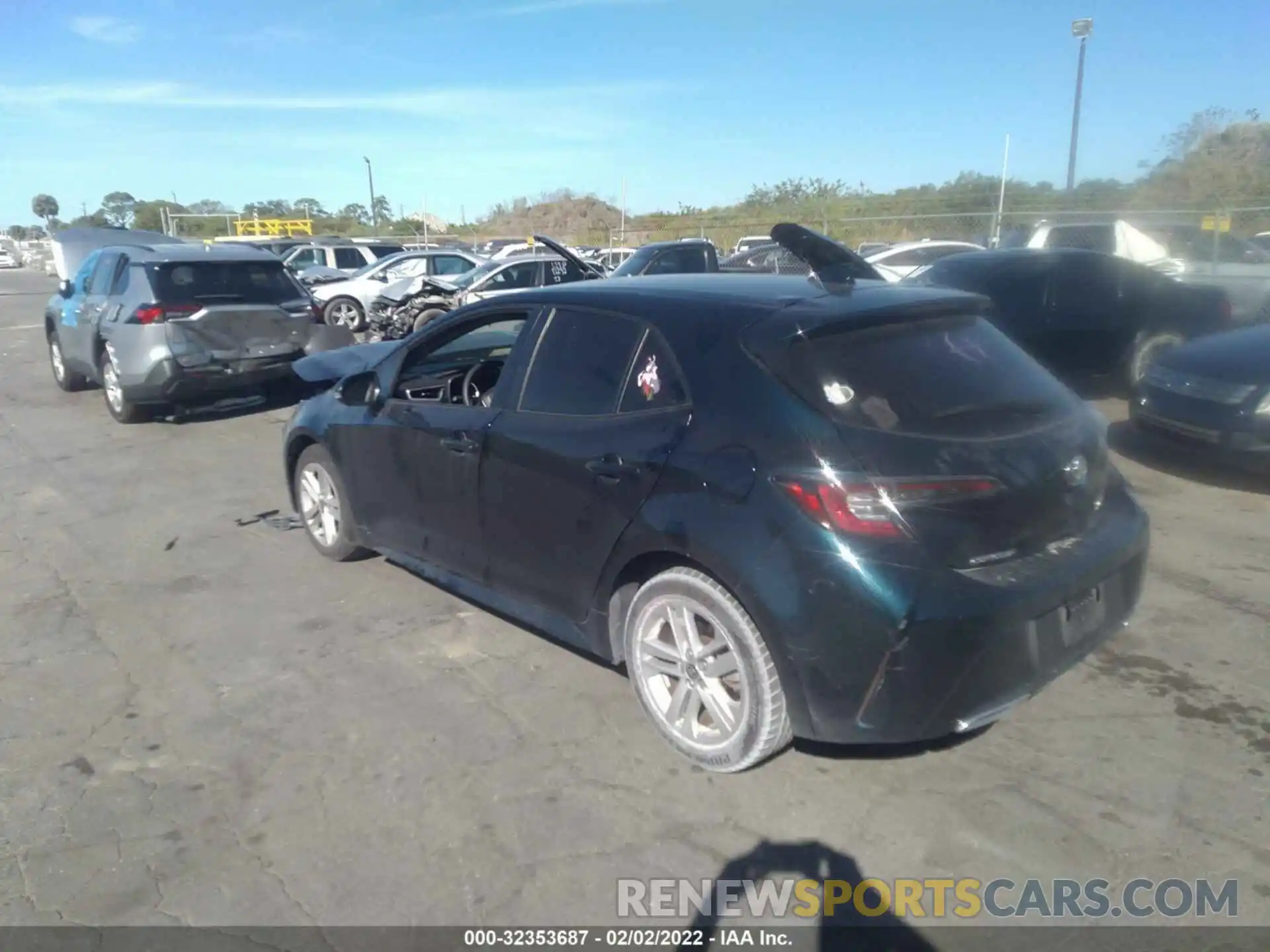 3 Photograph of a damaged car JTND4RBE1L3089563 TOYOTA COROLLA HATCHBACK 2020