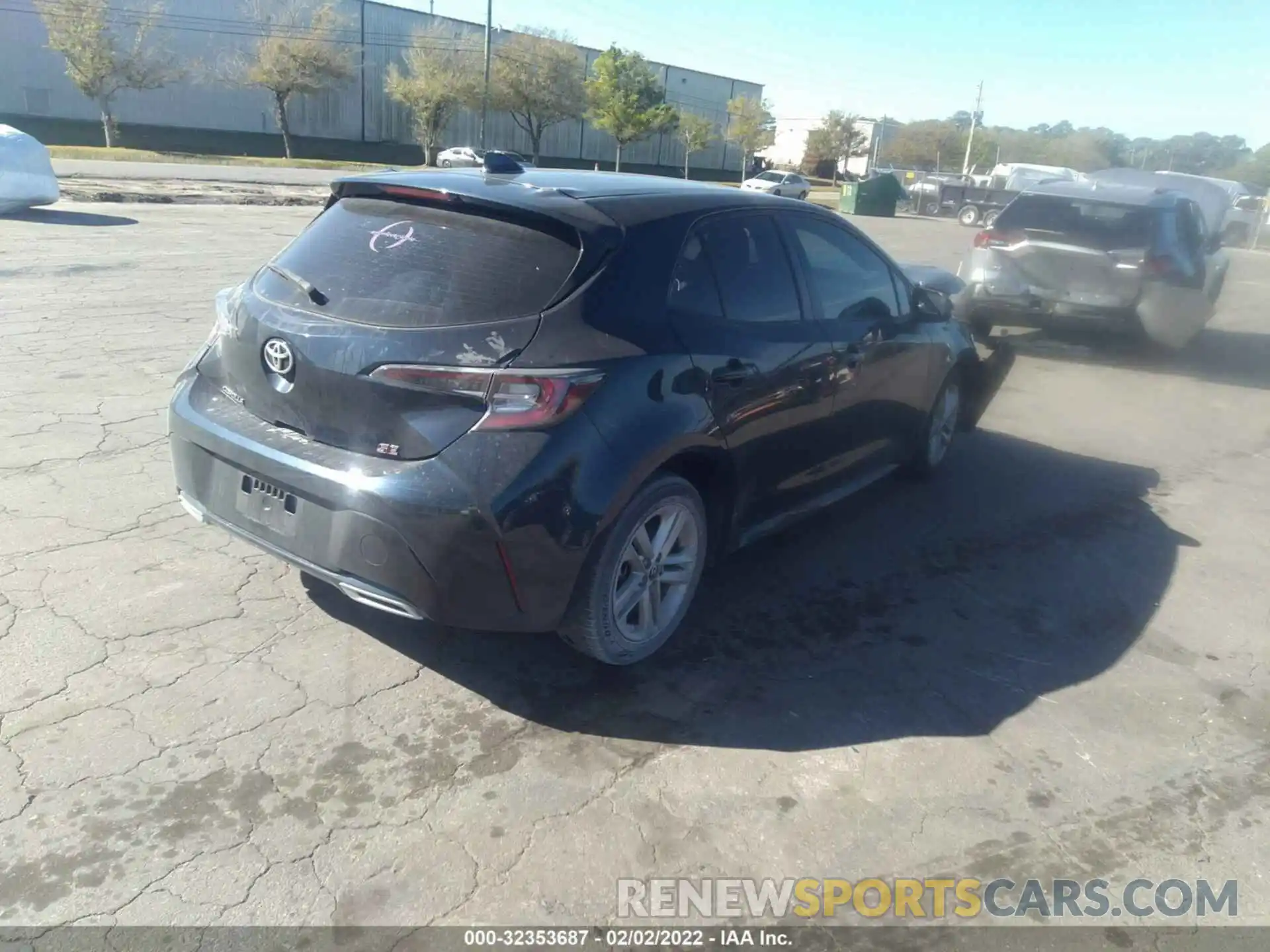 4 Photograph of a damaged car JTND4RBE1L3089563 TOYOTA COROLLA HATCHBACK 2020