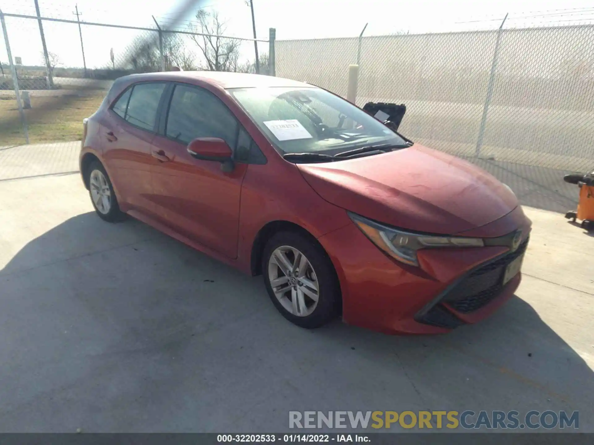 1 Photograph of a damaged car JTND4RBE1L3095184 TOYOTA COROLLA HATCHBACK 2020