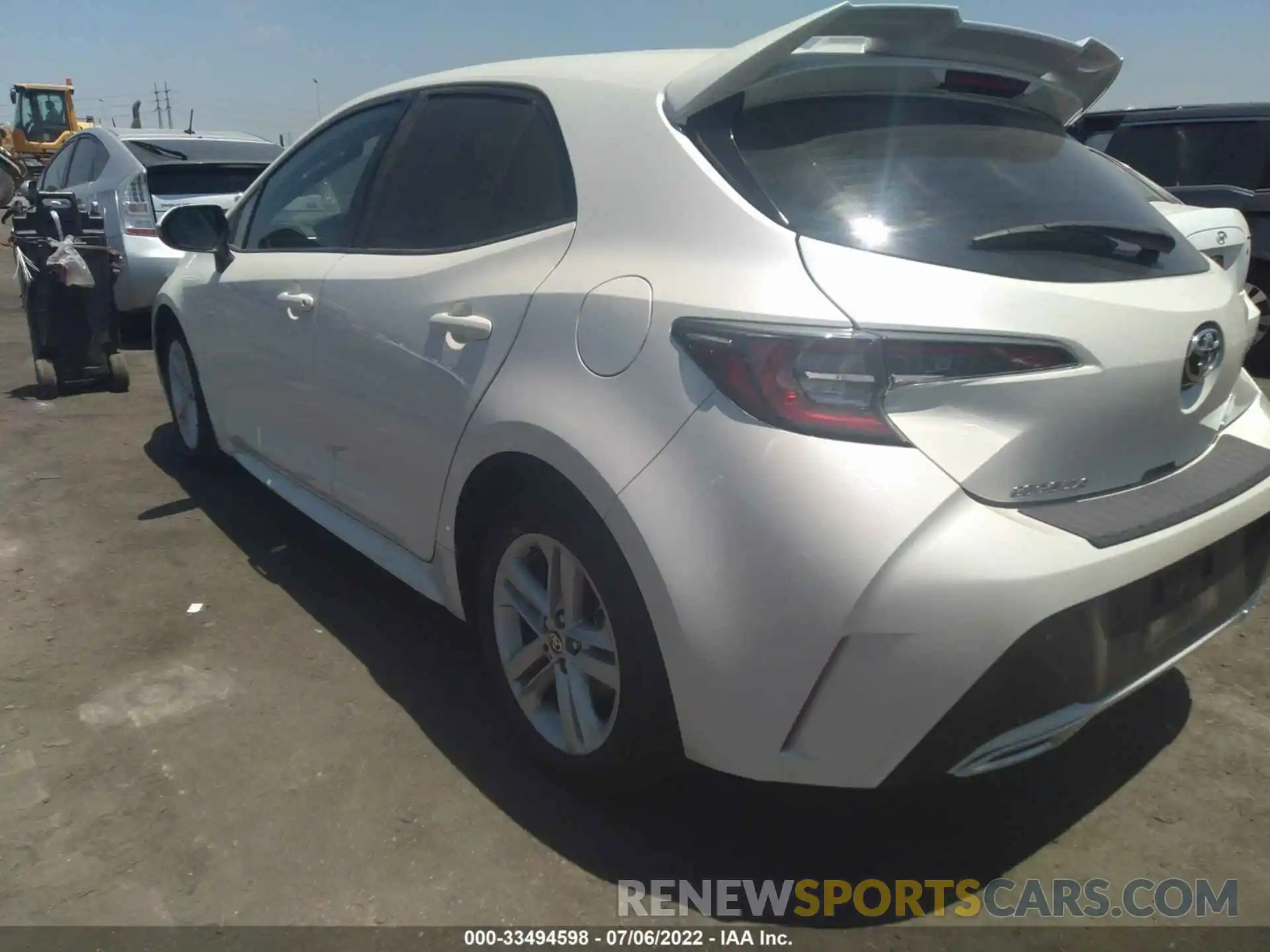 3 Photograph of a damaged car JTND4RBE2L3074506 TOYOTA COROLLA HATCHBACK 2020