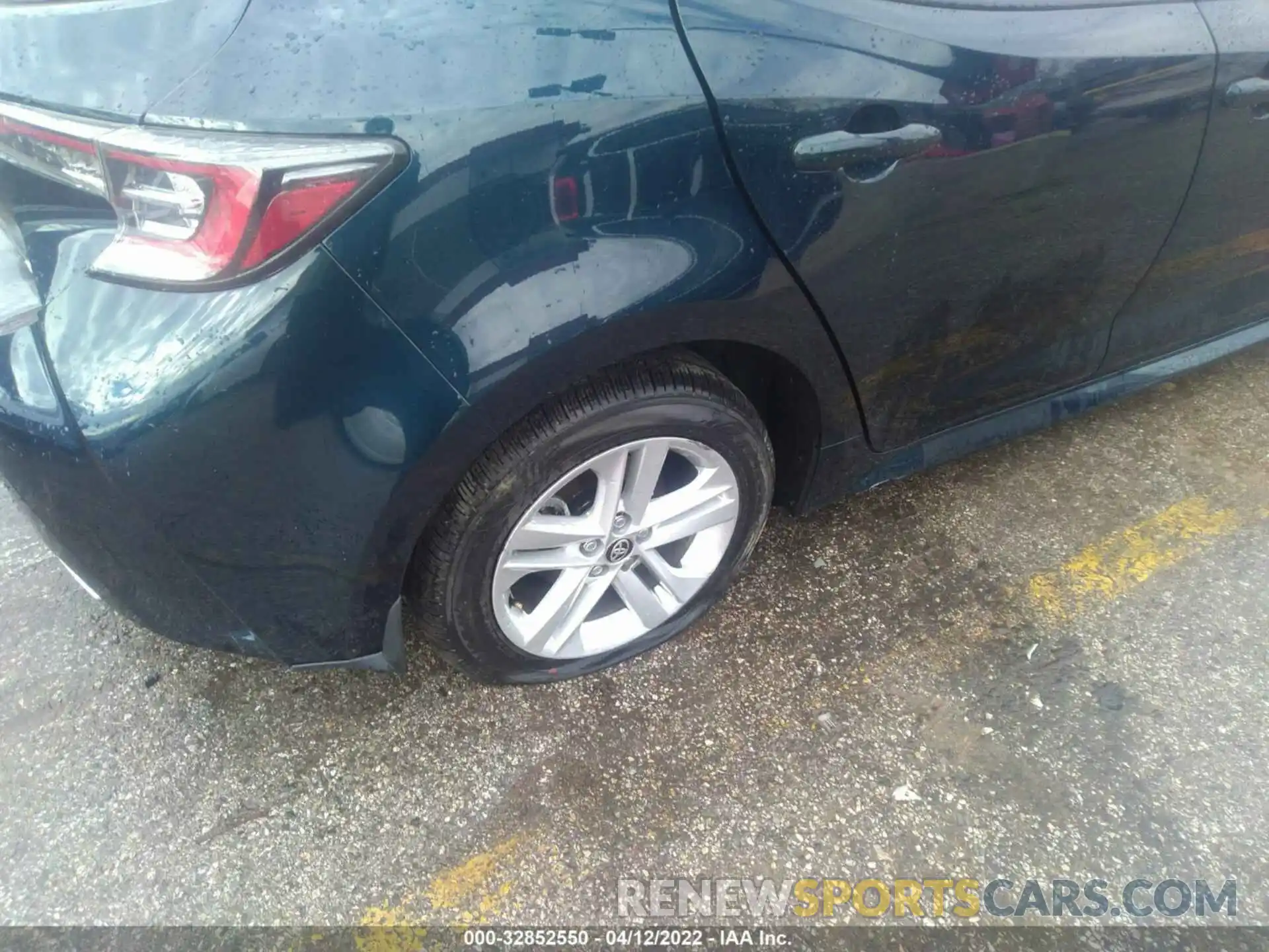 6 Photograph of a damaged car JTND4RBE3L3083313 TOYOTA COROLLA HATCHBACK 2020