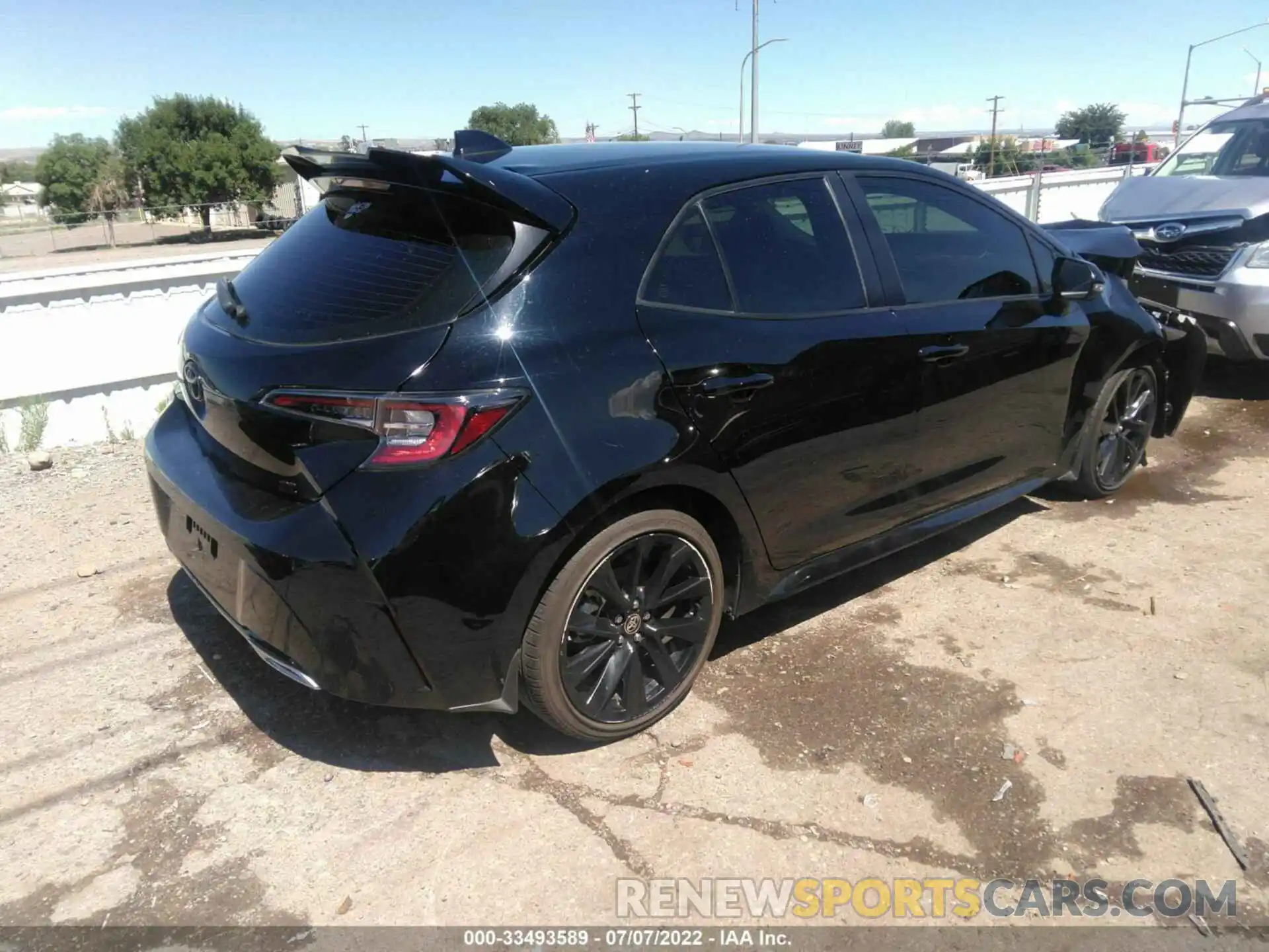 4 Photograph of a damaged car JTND4RBE3L3086261 TOYOTA COROLLA HATCHBACK 2020