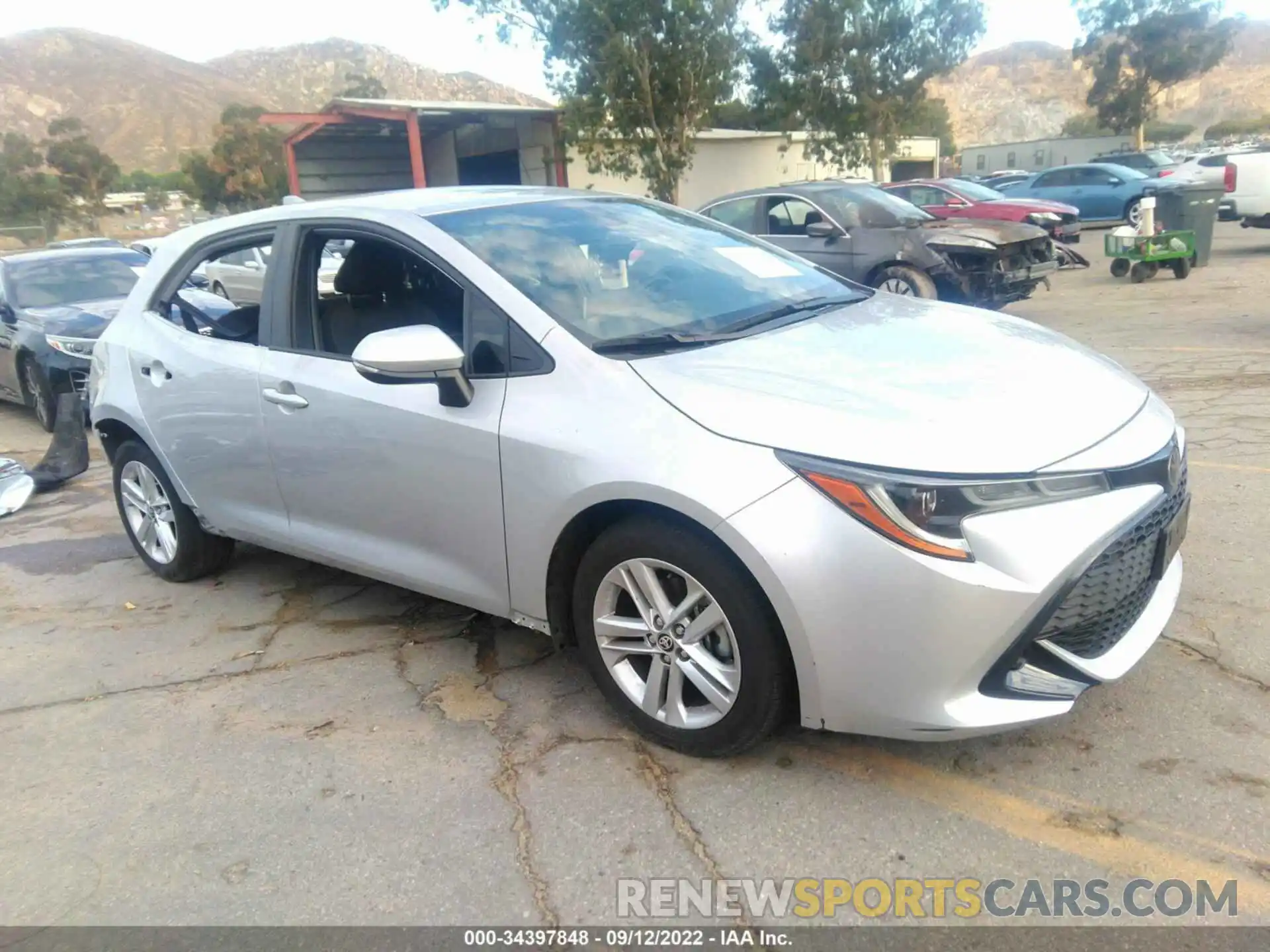 1 Photograph of a damaged car JTND4RBE4L3074264 TOYOTA COROLLA HATCHBACK 2020