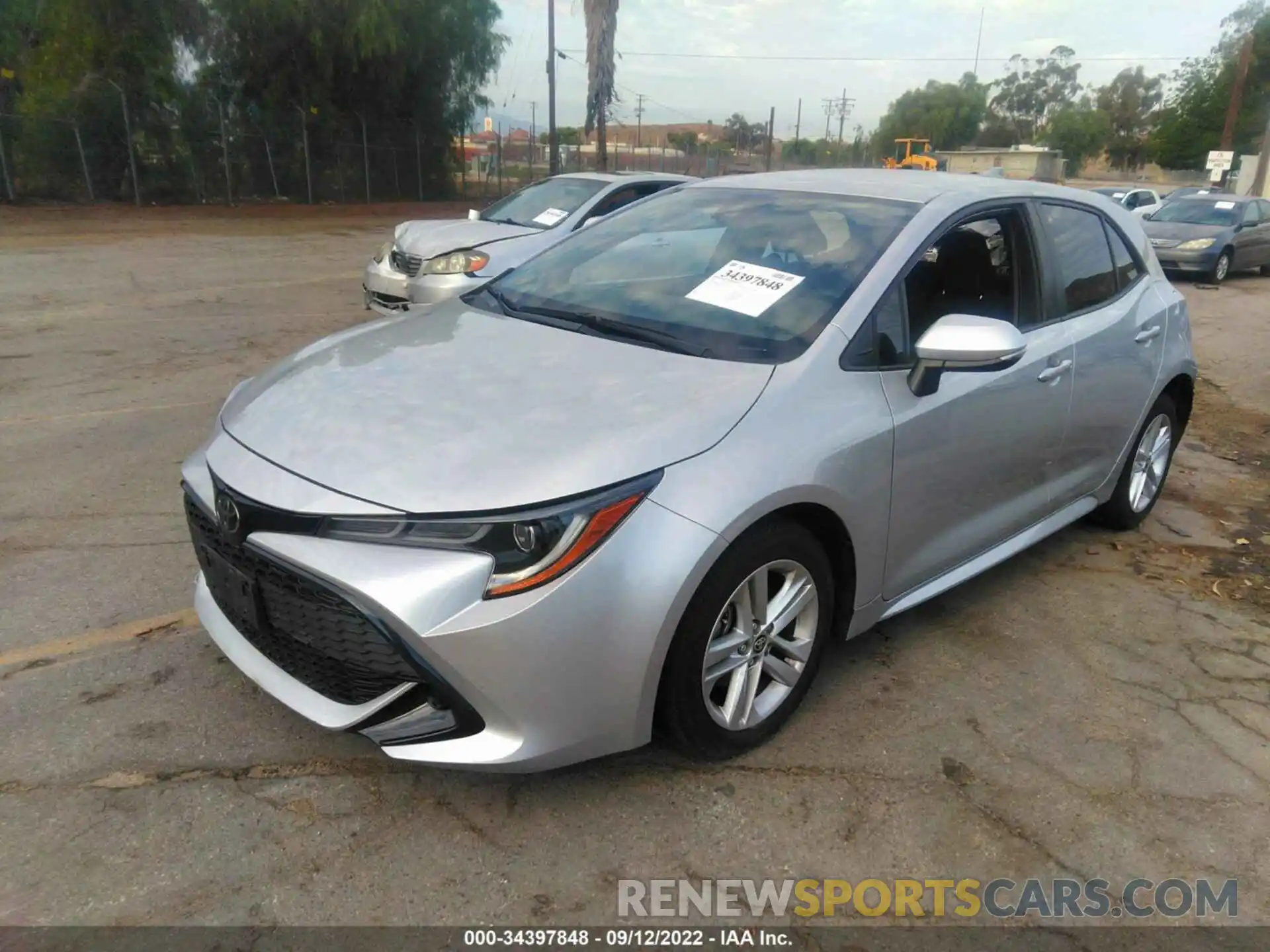 2 Photograph of a damaged car JTND4RBE4L3074264 TOYOTA COROLLA HATCHBACK 2020