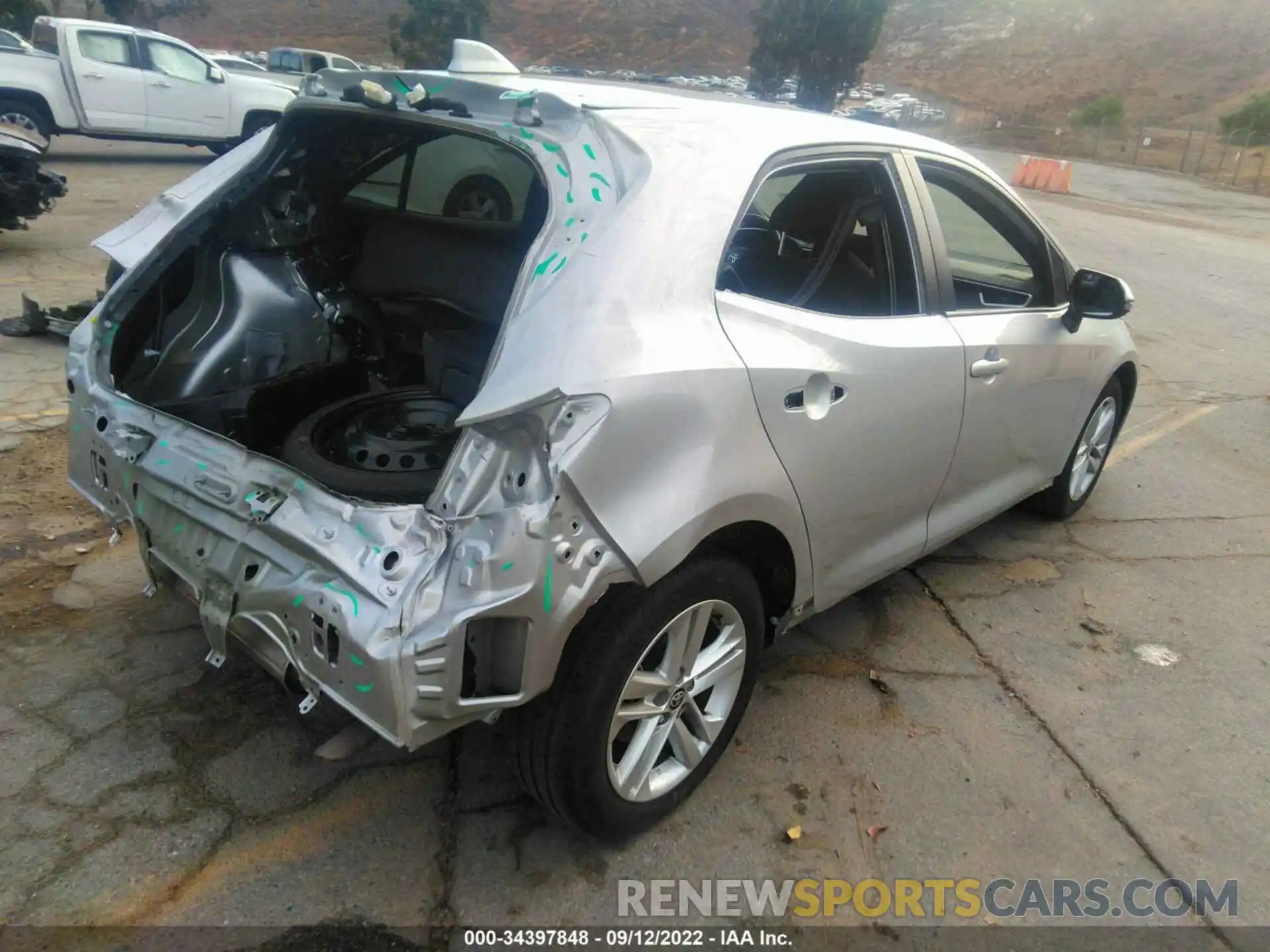 4 Photograph of a damaged car JTND4RBE4L3074264 TOYOTA COROLLA HATCHBACK 2020