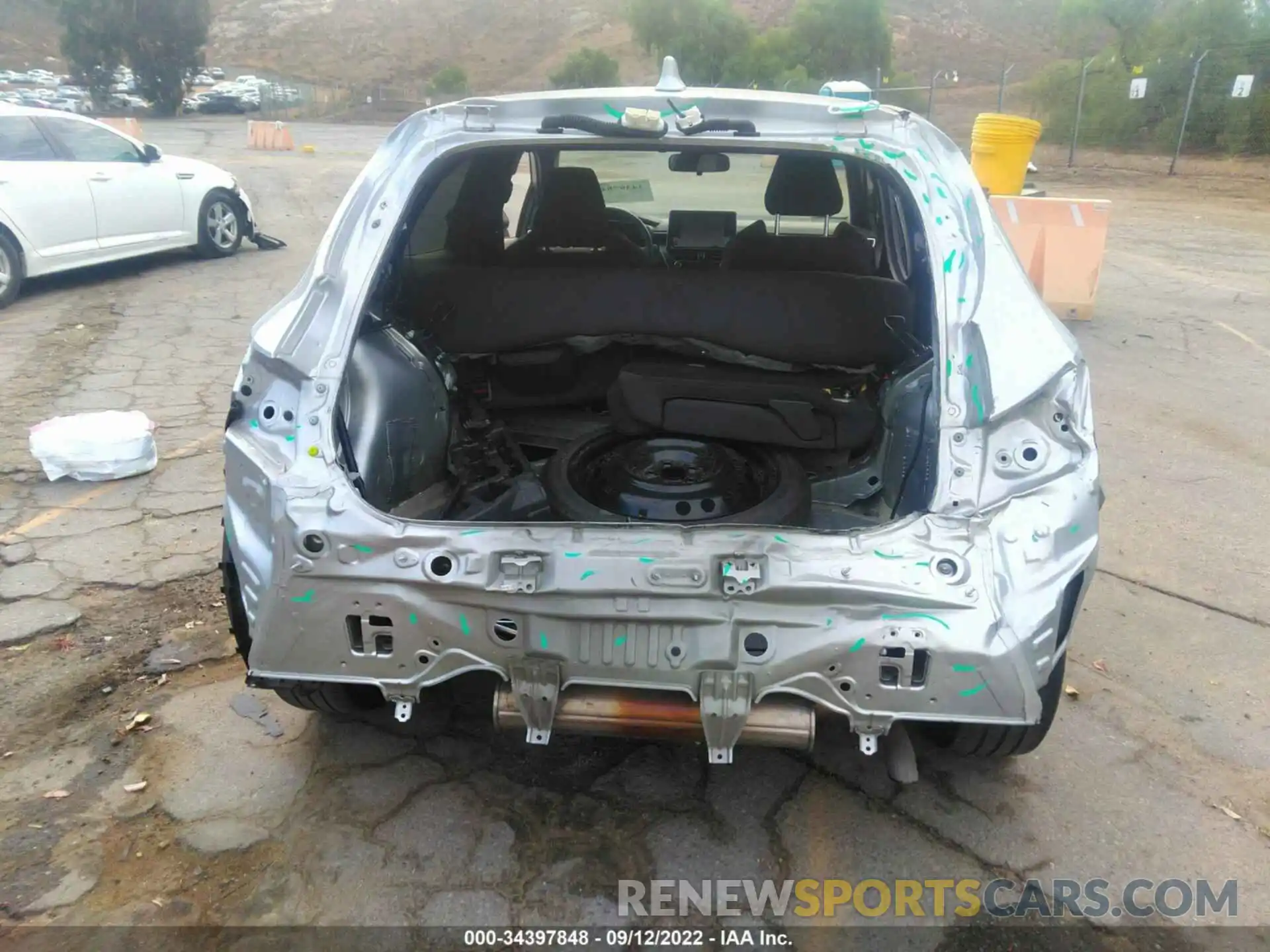 6 Photograph of a damaged car JTND4RBE4L3074264 TOYOTA COROLLA HATCHBACK 2020