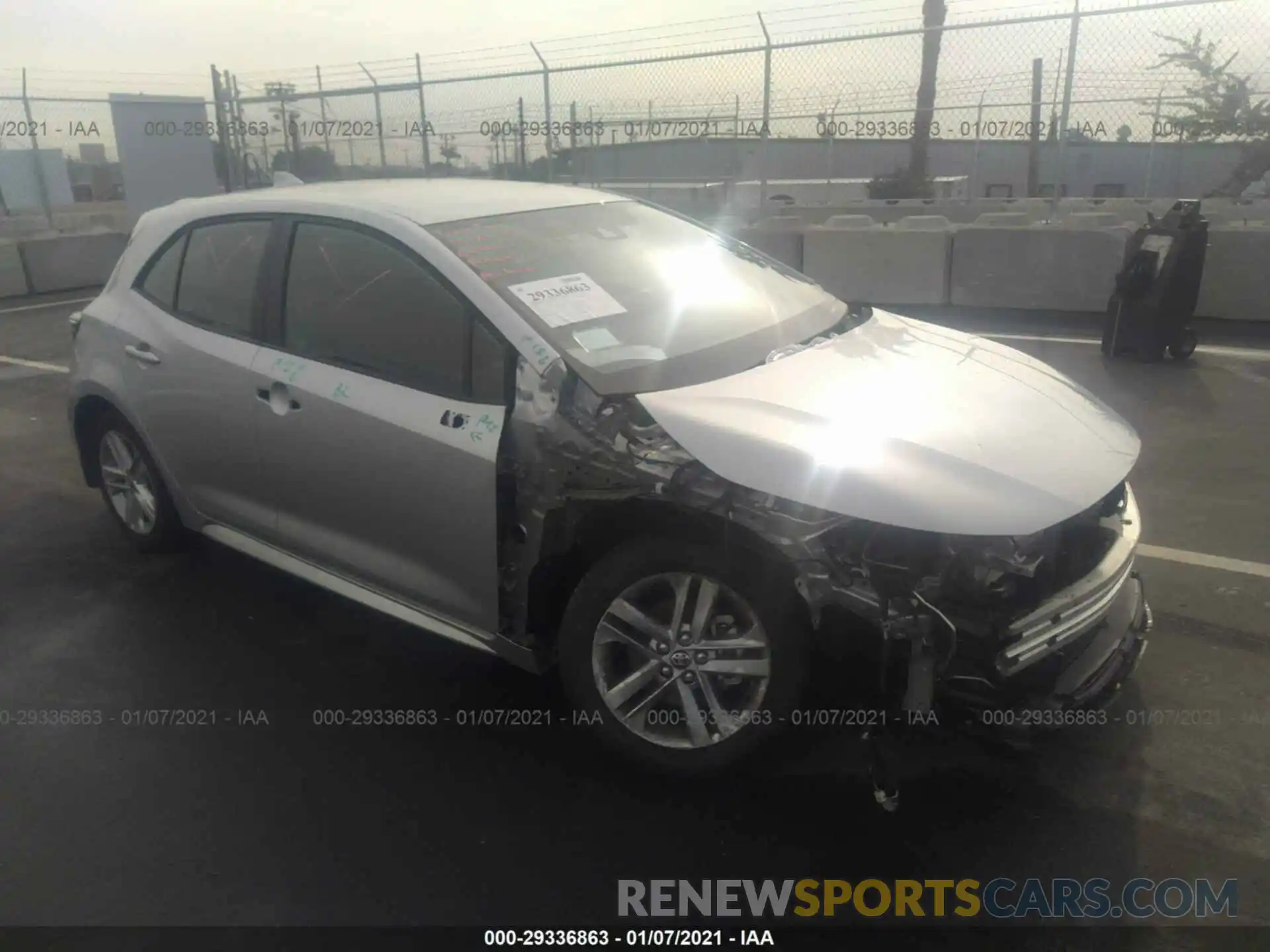 1 Photograph of a damaged car JTND4RBE4L3088889 TOYOTA COROLLA HATCHBACK 2020