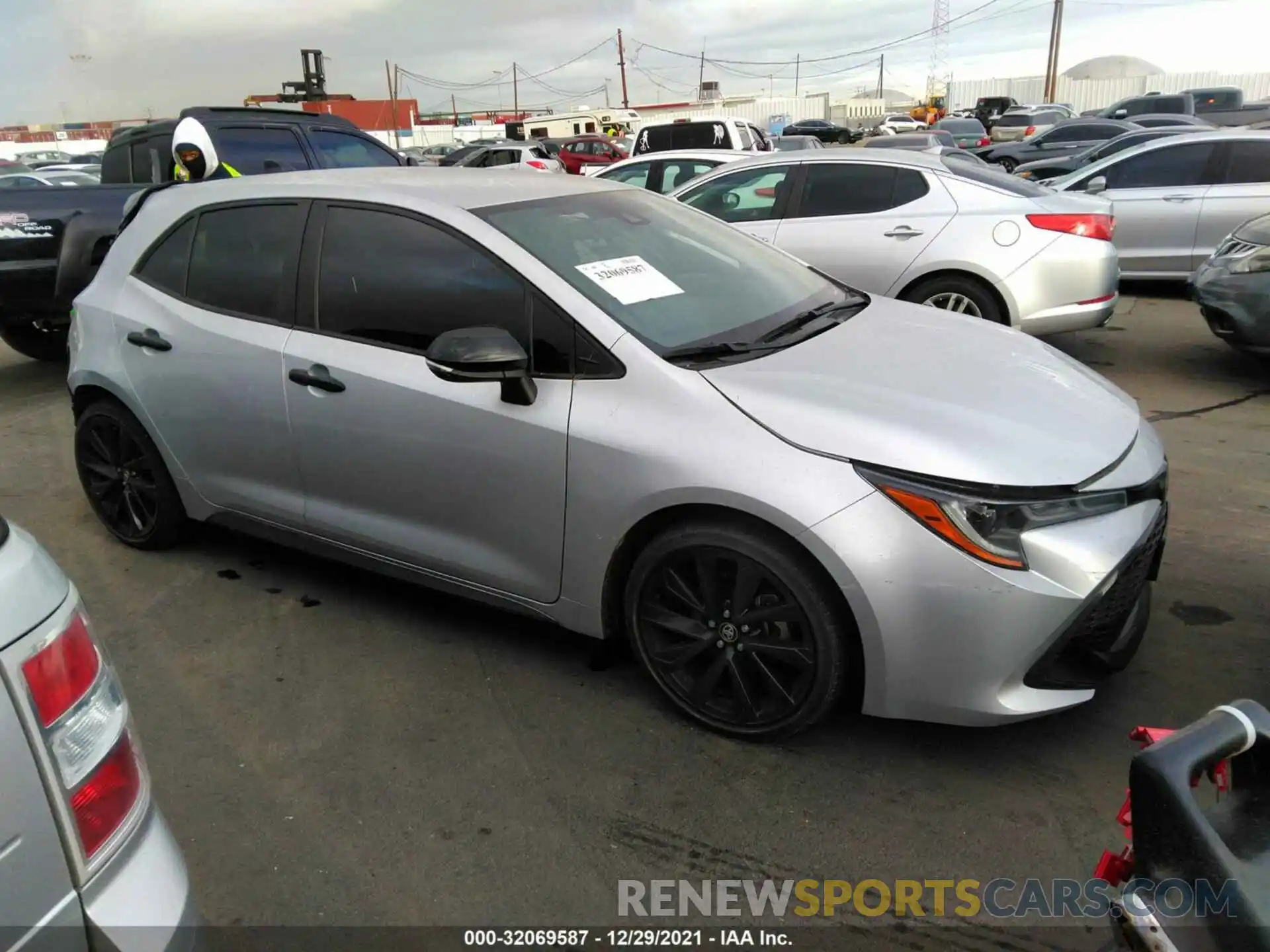 1 Photograph of a damaged car JTND4RBE4L3090383 TOYOTA COROLLA HATCHBACK 2020