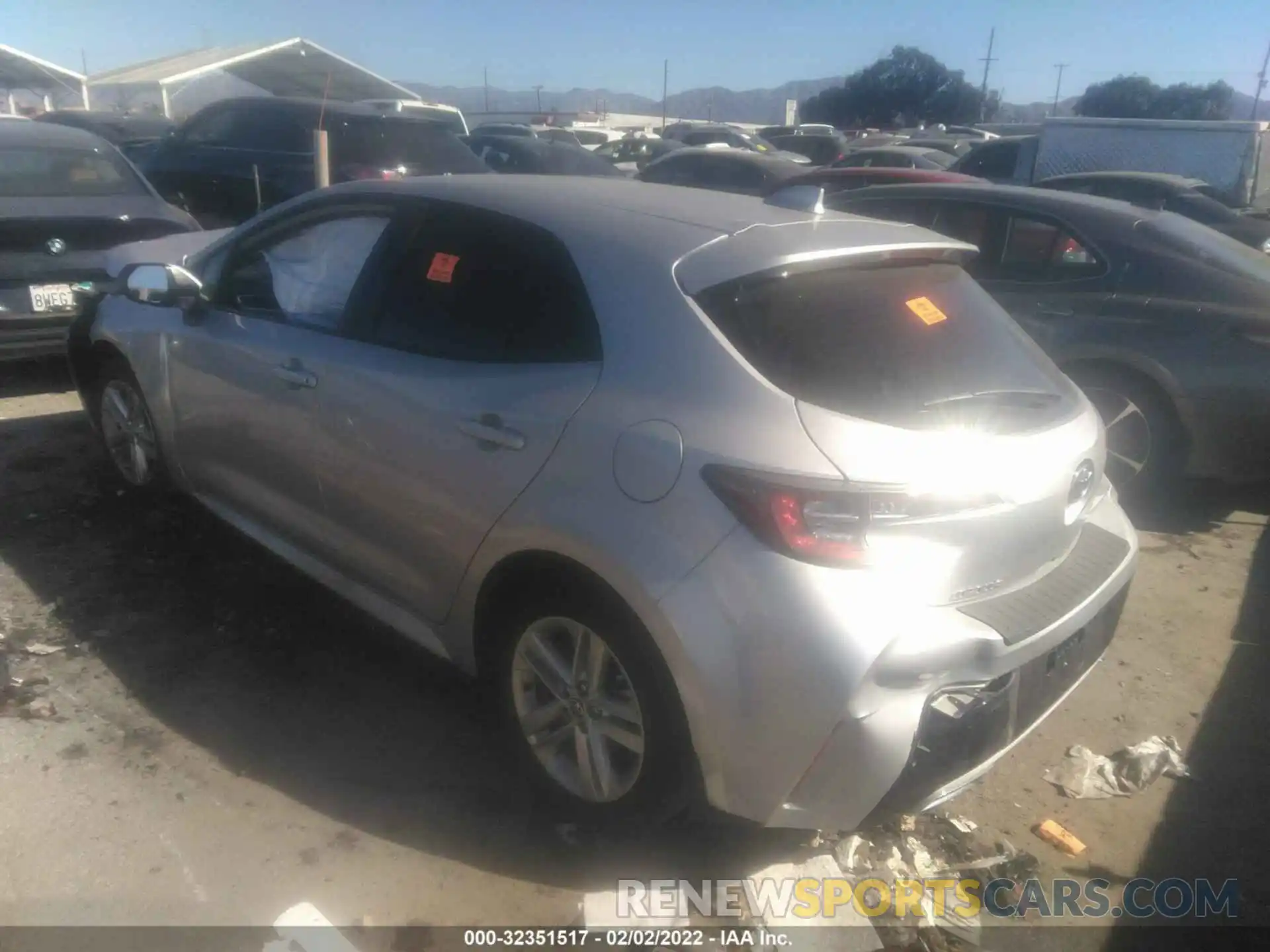 3 Photograph of a damaged car JTND4RBE4L3091047 TOYOTA COROLLA HATCHBACK 2020