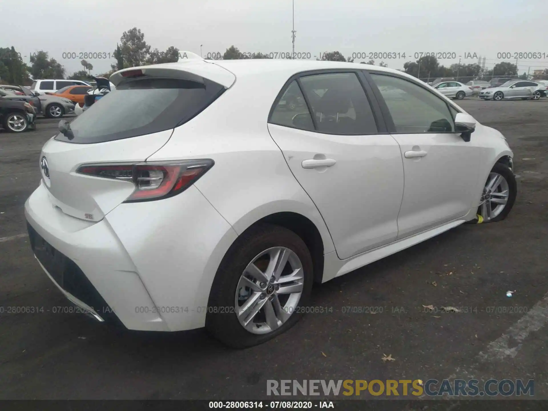 4 Photograph of a damaged car JTND4RBE5L3073530 TOYOTA COROLLA HATCHBACK 2020