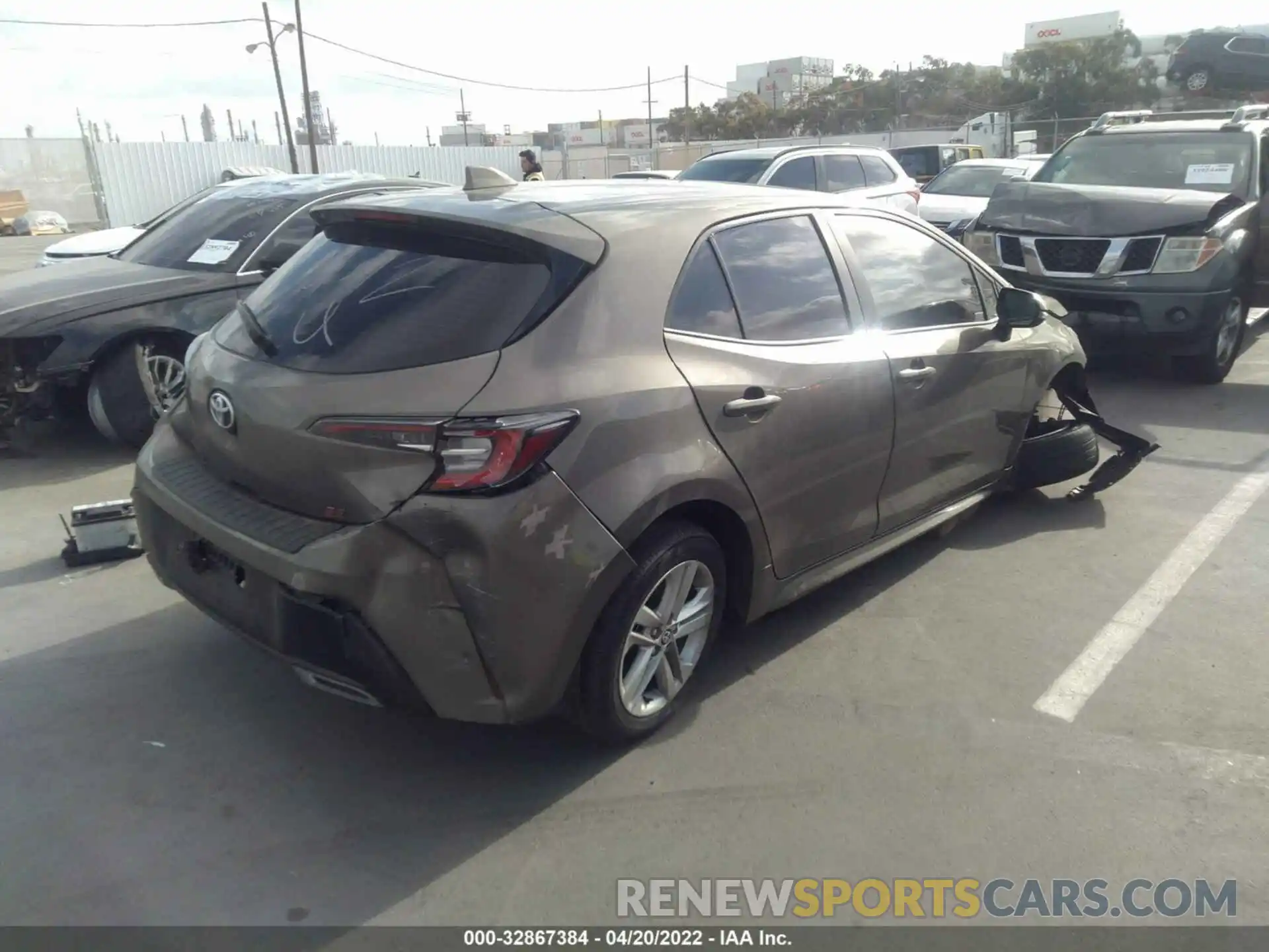 4 Photograph of a damaged car JTND4RBE5L3085855 TOYOTA COROLLA HATCHBACK 2020