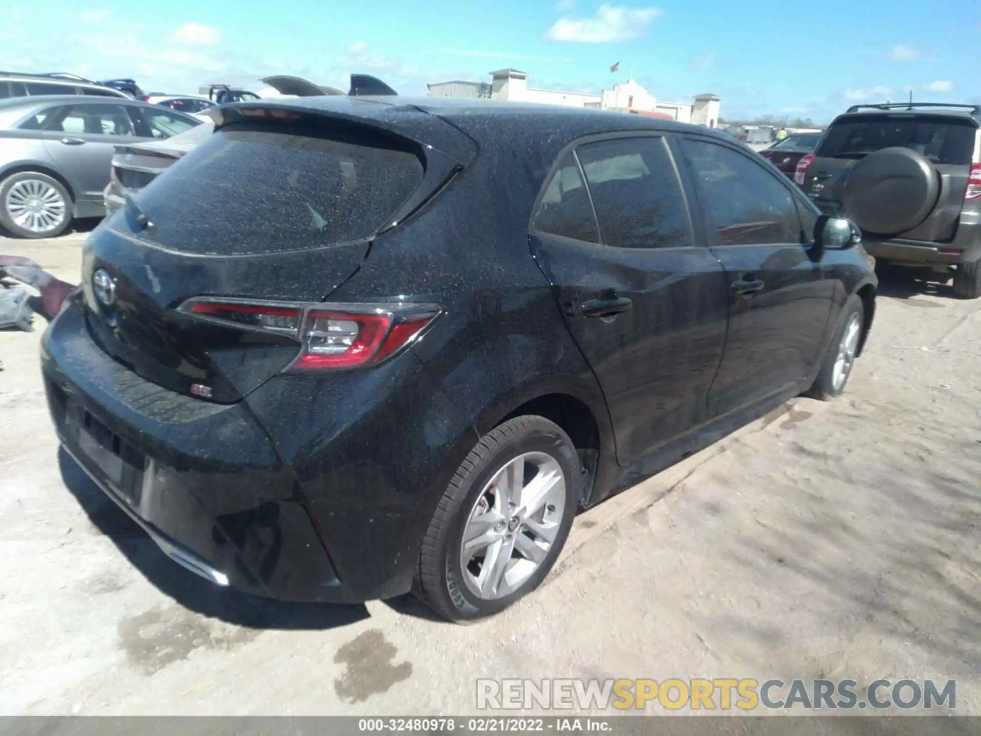 4 Photograph of a damaged car JTND4RBE7L3075182 TOYOTA COROLLA HATCHBACK 2020