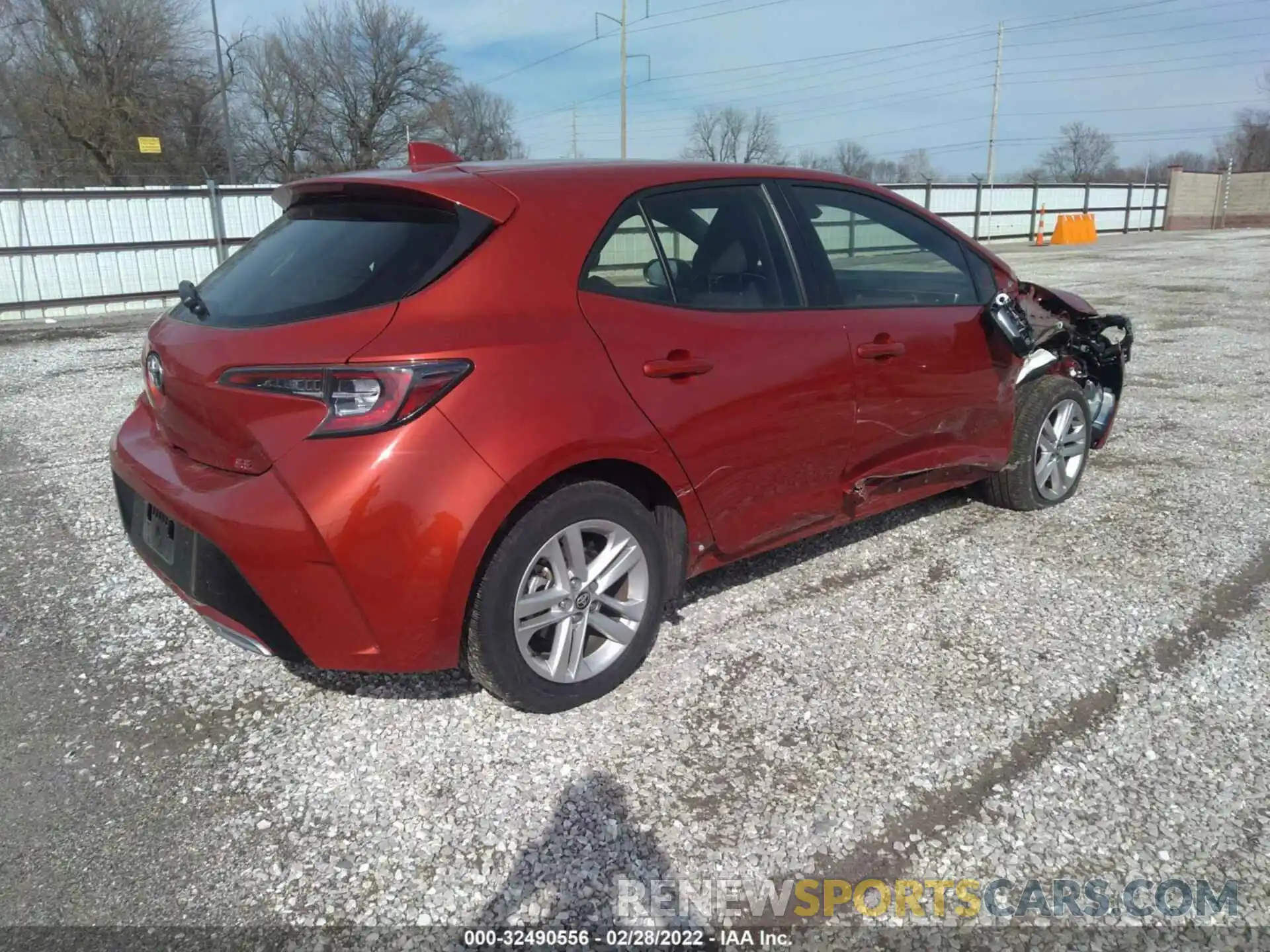 4 Photograph of a damaged car JTND4RBE7L3082990 TOYOTA COROLLA HATCHBACK 2020