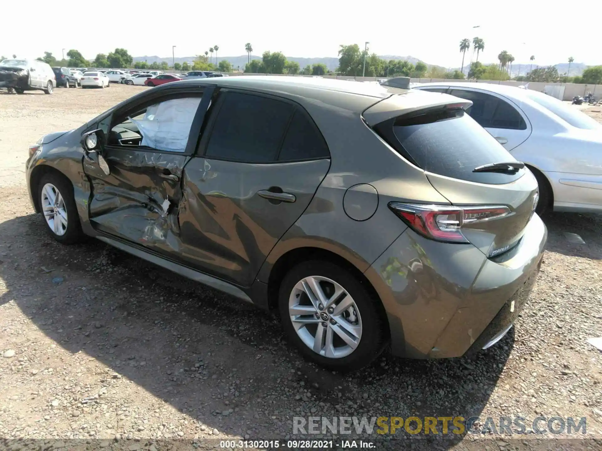 3 Photograph of a damaged car JTND4RBE7L3083914 TOYOTA COROLLA HATCHBACK 2020