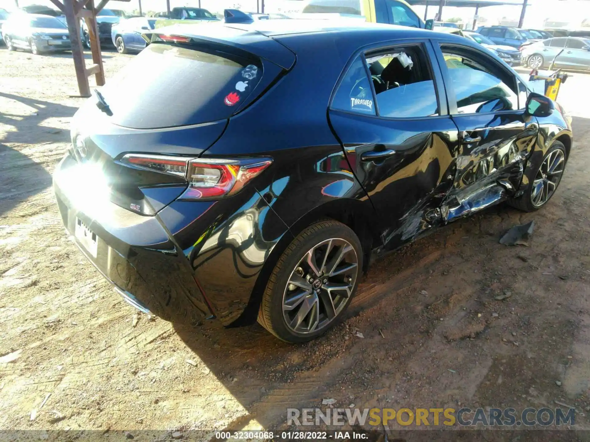 4 Photograph of a damaged car JTND4RBE7L3087963 TOYOTA COROLLA HATCHBACK 2020