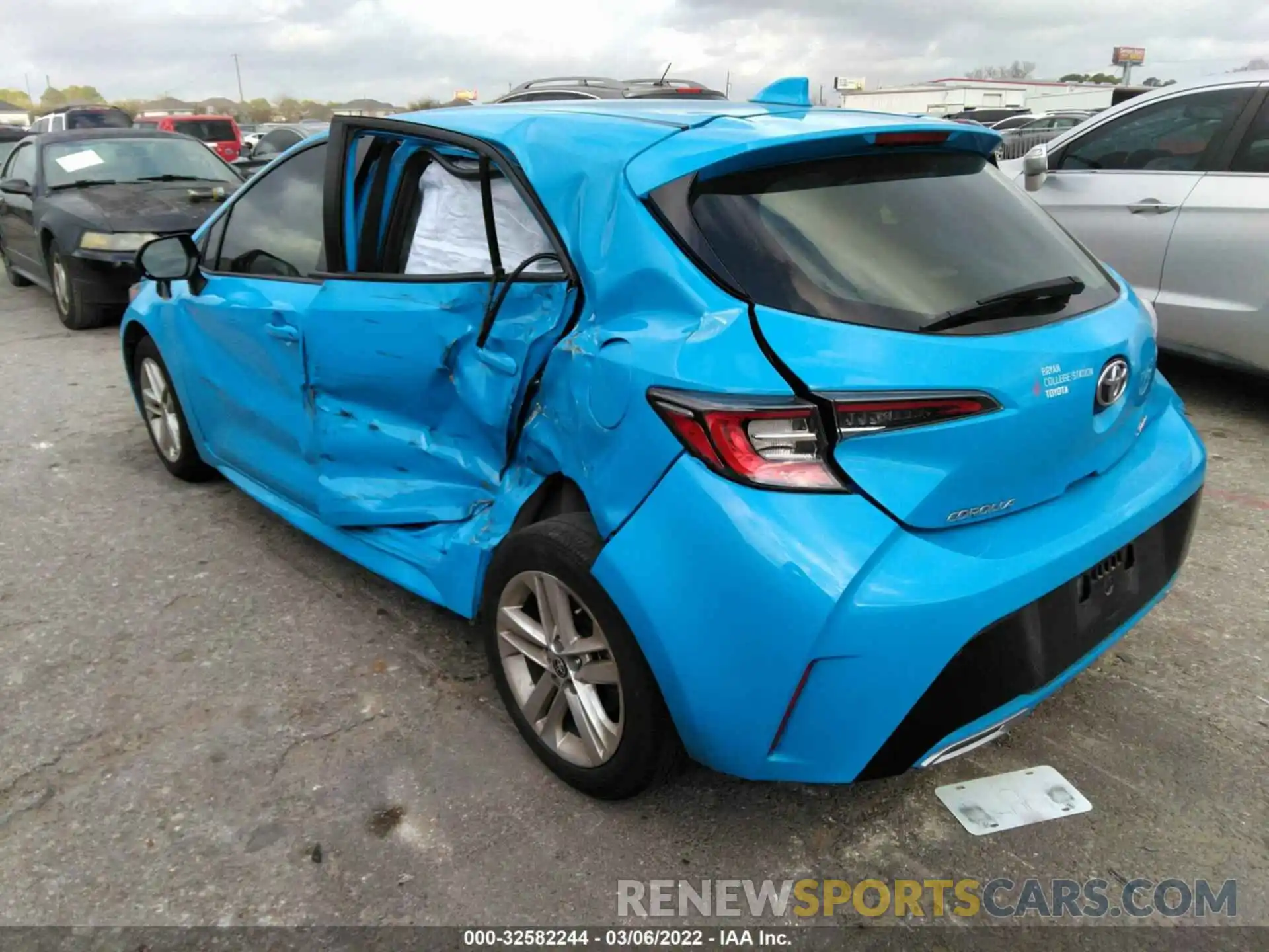 3 Photograph of a damaged car JTND4RBE7L3089664 TOYOTA COROLLA HATCHBACK 2020