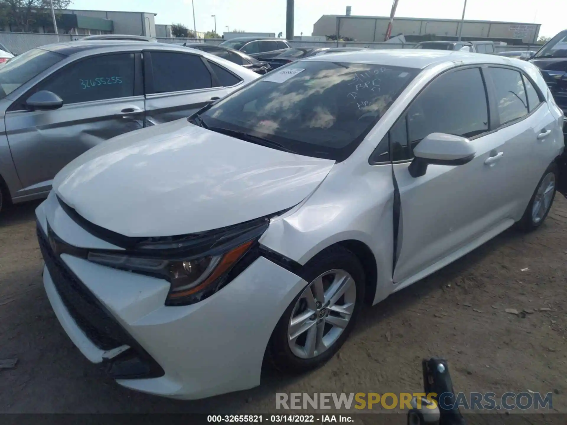 2 Photograph of a damaged car JTND4RBE7L3095500 TOYOTA COROLLA HATCHBACK 2020