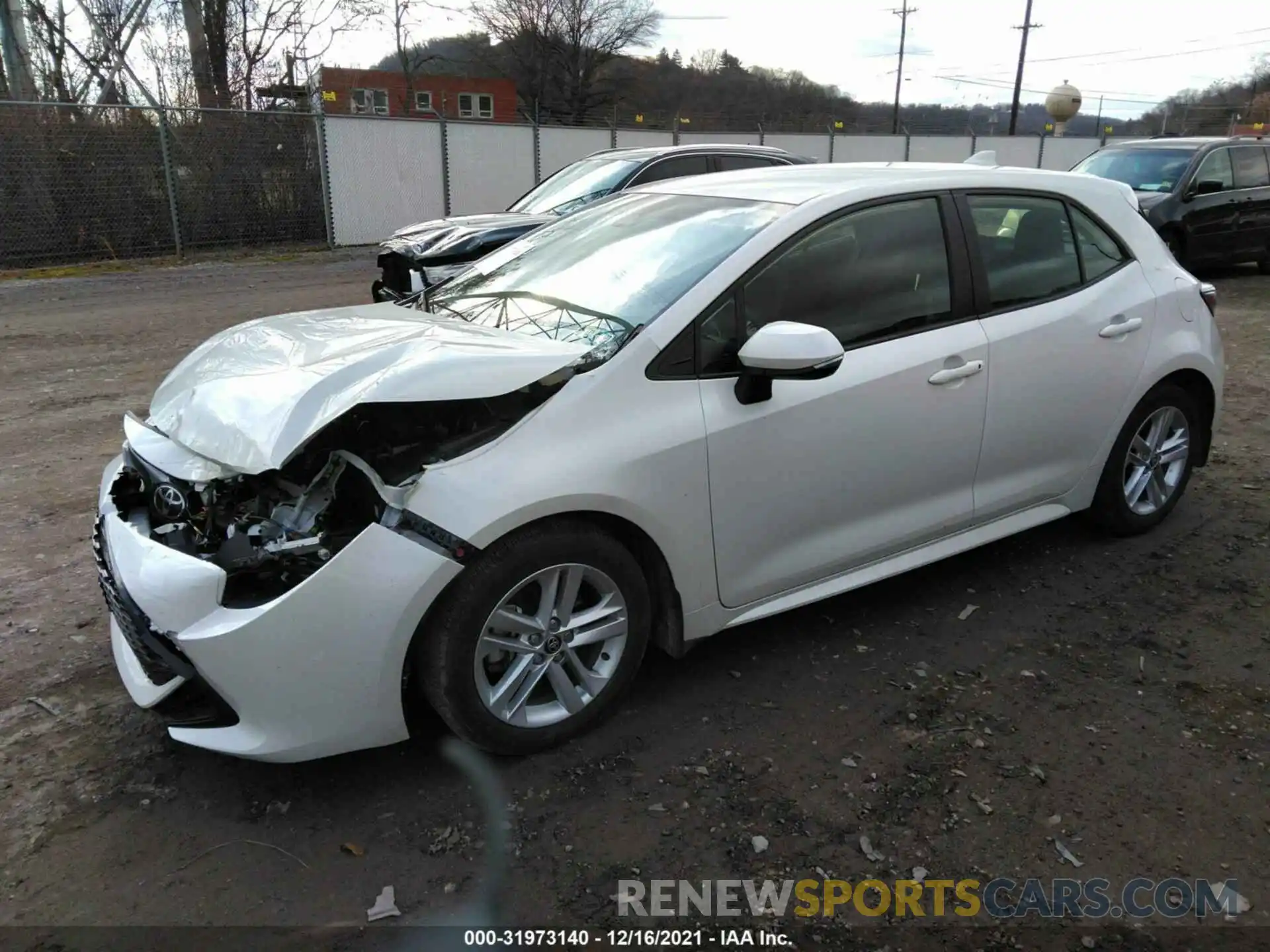 2 Photograph of a damaged car JTND4RBE8L3076759 TOYOTA COROLLA HATCHBACK 2020