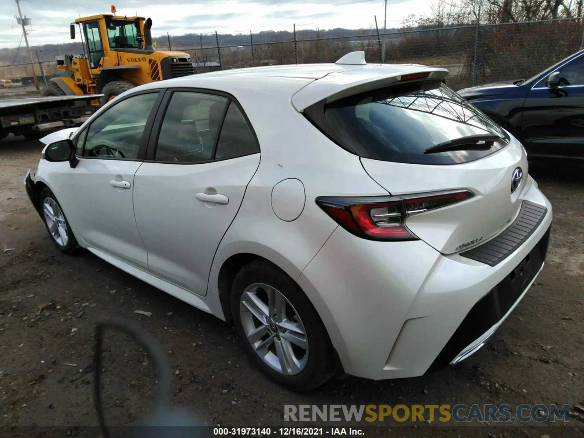 3 Photograph of a damaged car JTND4RBE8L3076759 TOYOTA COROLLA HATCHBACK 2020