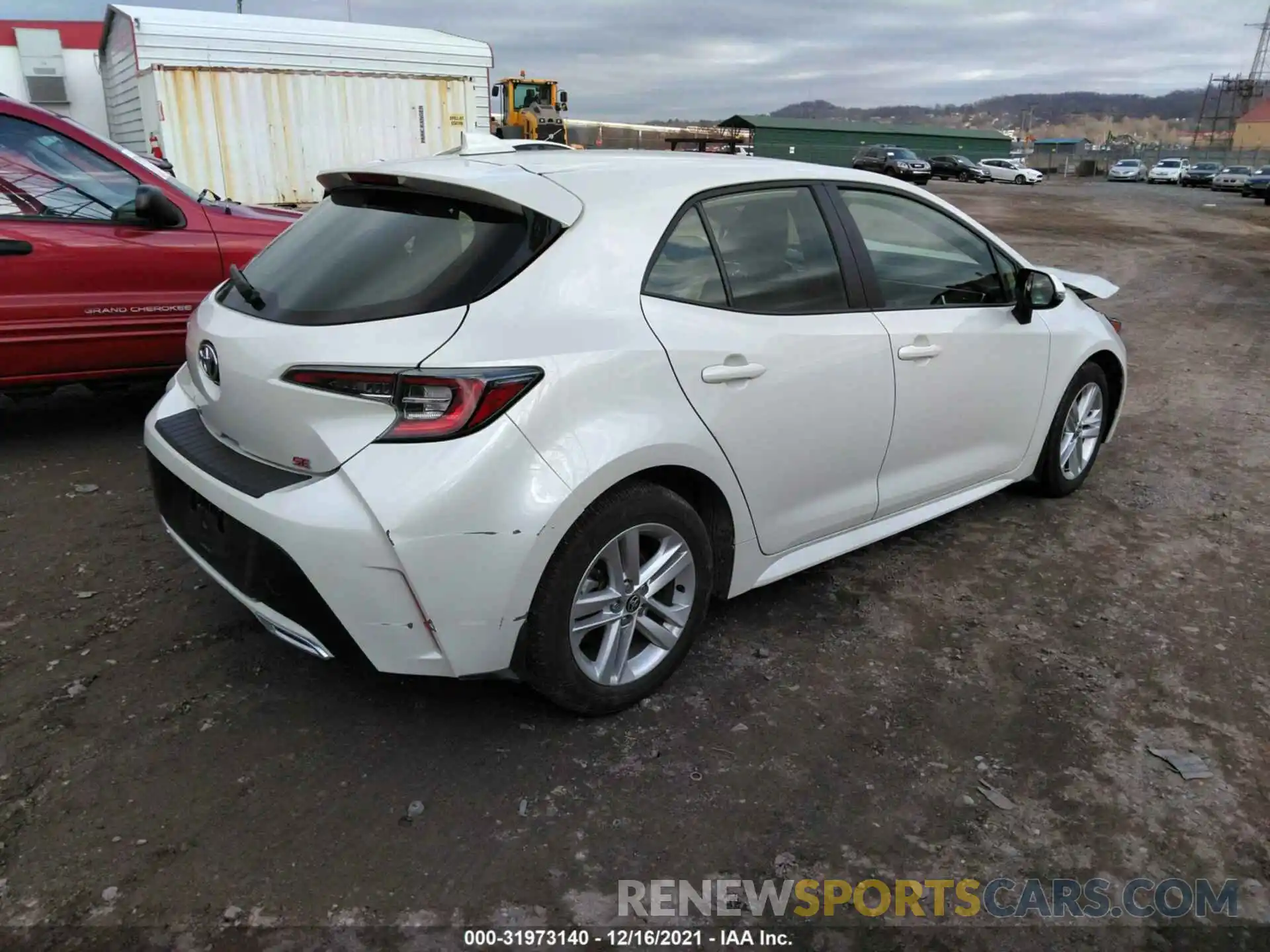 4 Photograph of a damaged car JTND4RBE8L3076759 TOYOTA COROLLA HATCHBACK 2020