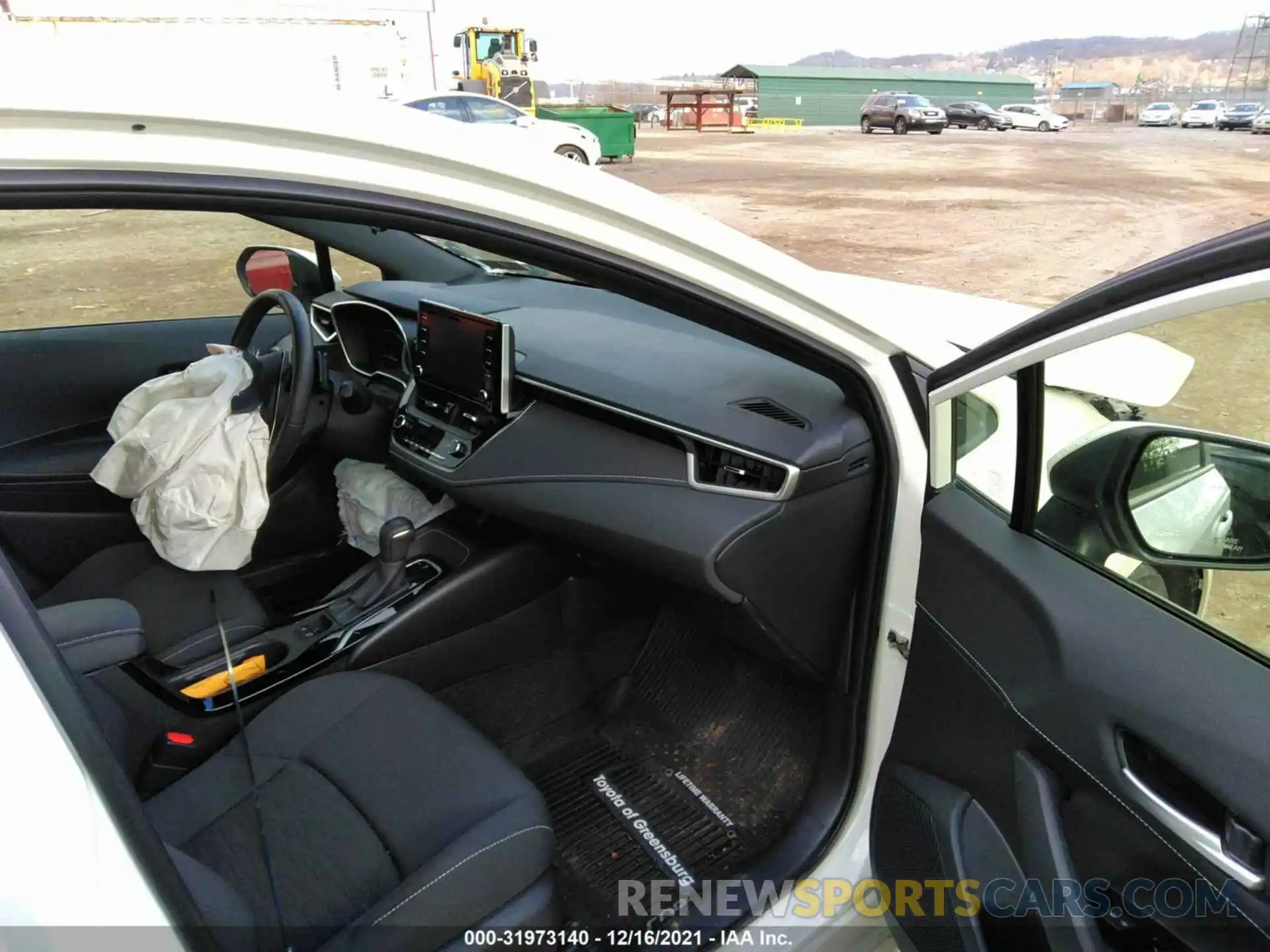 5 Photograph of a damaged car JTND4RBE8L3076759 TOYOTA COROLLA HATCHBACK 2020