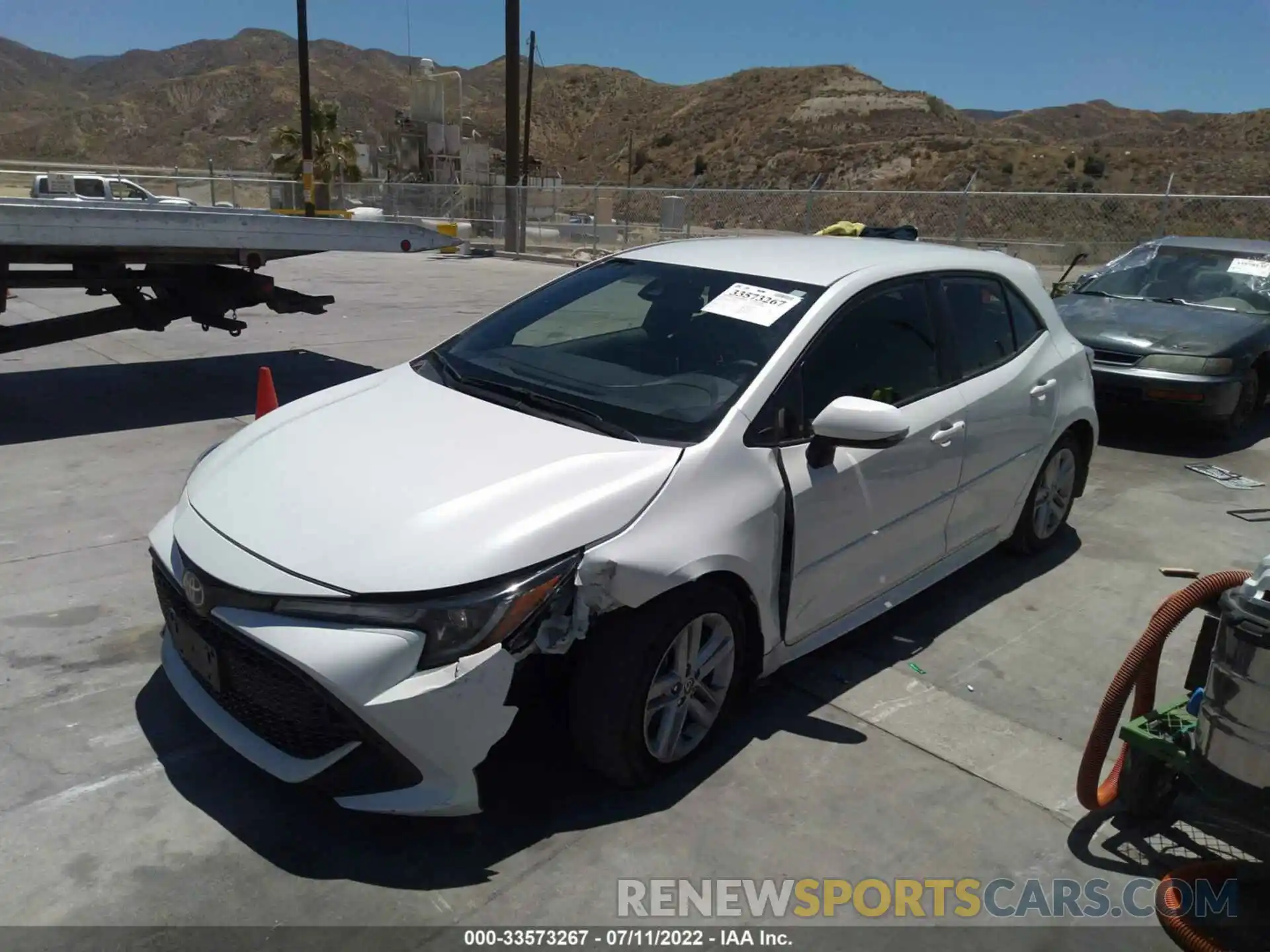 2 Photograph of a damaged car JTND4RBE8L3079791 TOYOTA COROLLA HATCHBACK 2020