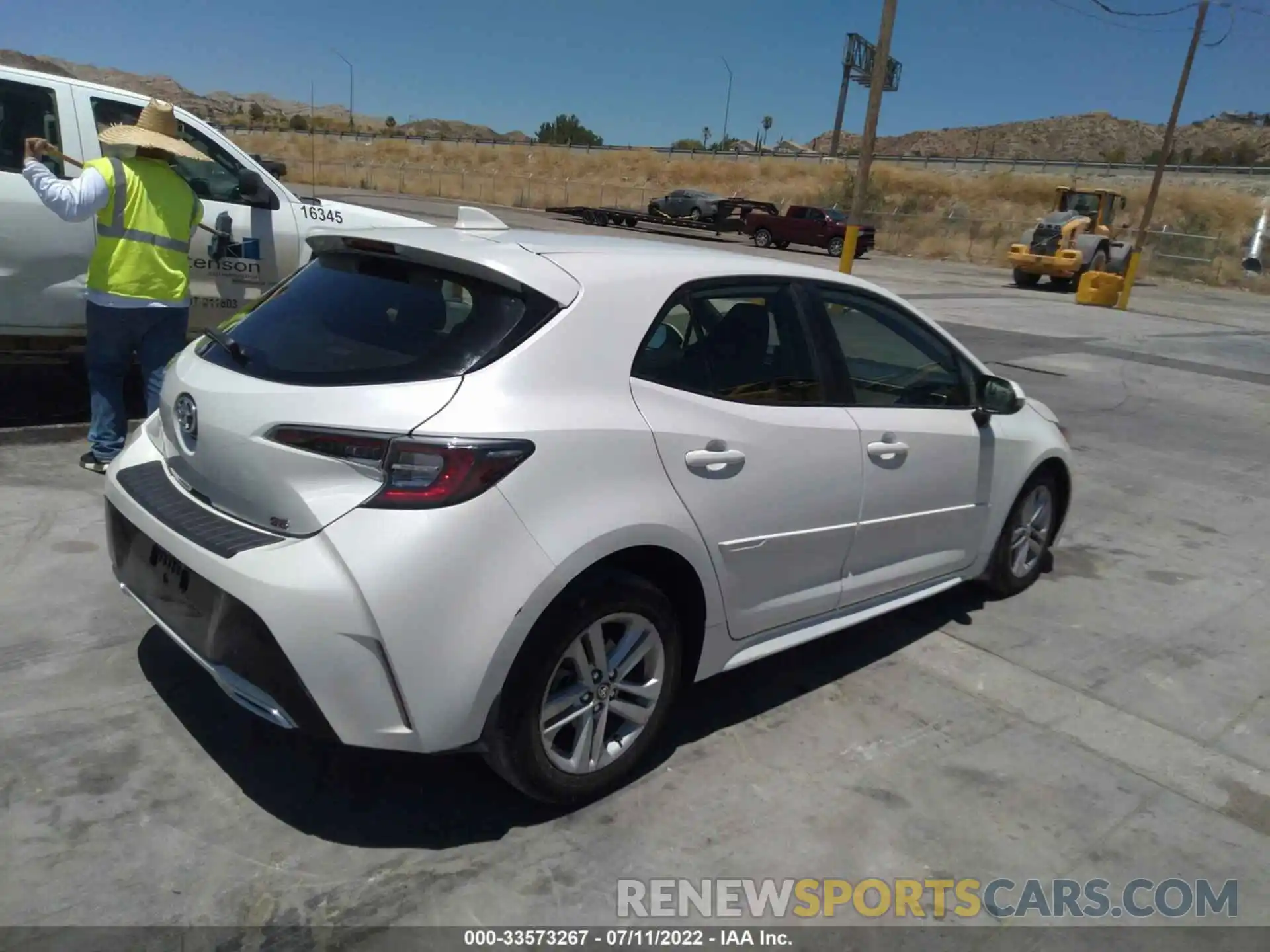 4 Photograph of a damaged car JTND4RBE8L3079791 TOYOTA COROLLA HATCHBACK 2020