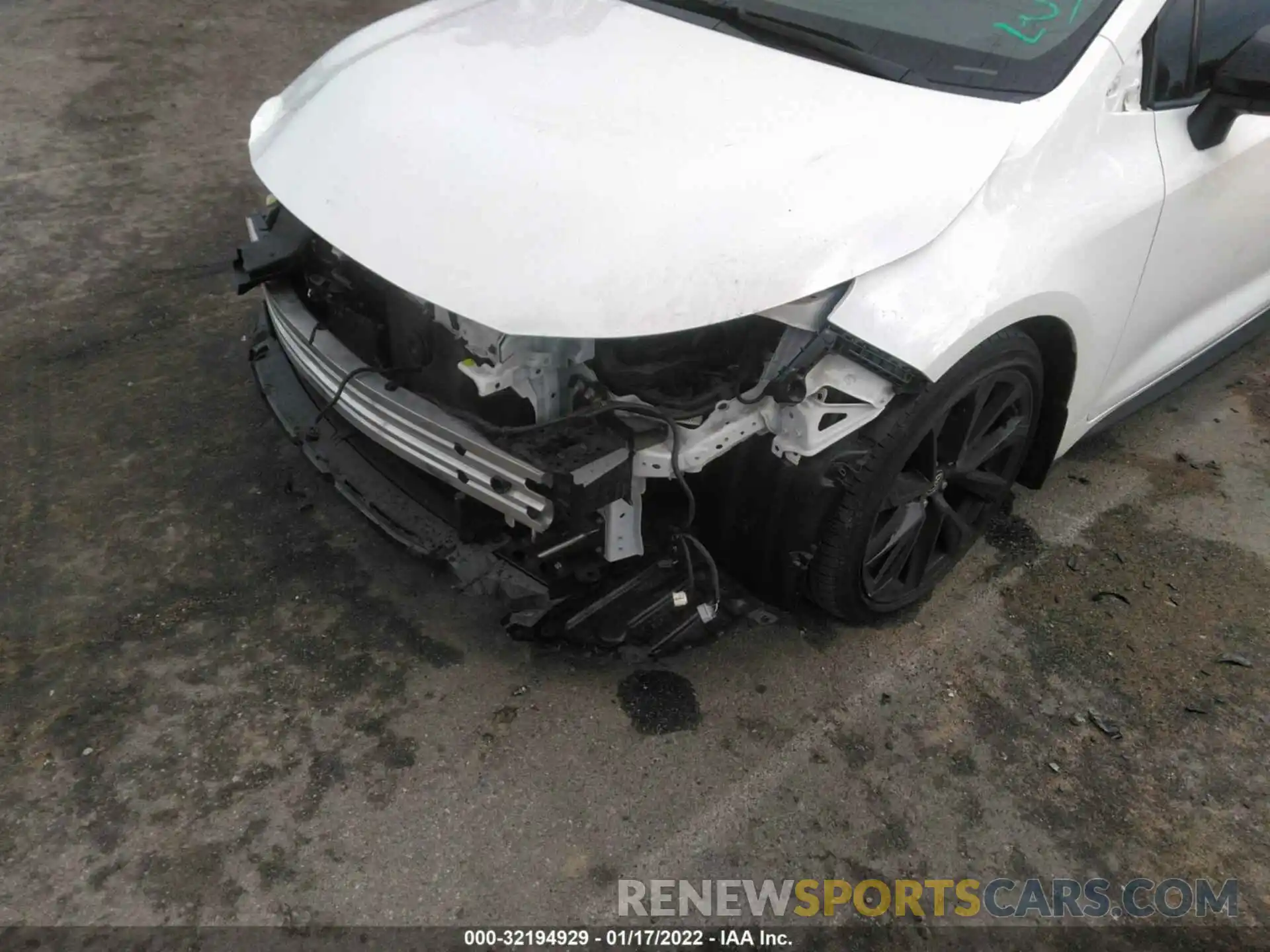 11 Photograph of a damaged car JTND4RBE8L3083453 TOYOTA COROLLA HATCHBACK 2020