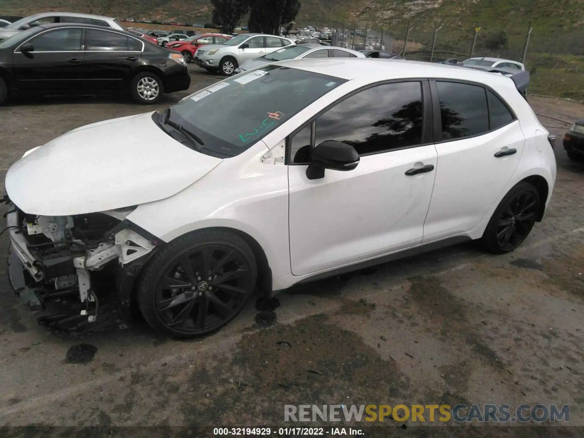 2 Photograph of a damaged car JTND4RBE8L3083453 TOYOTA COROLLA HATCHBACK 2020