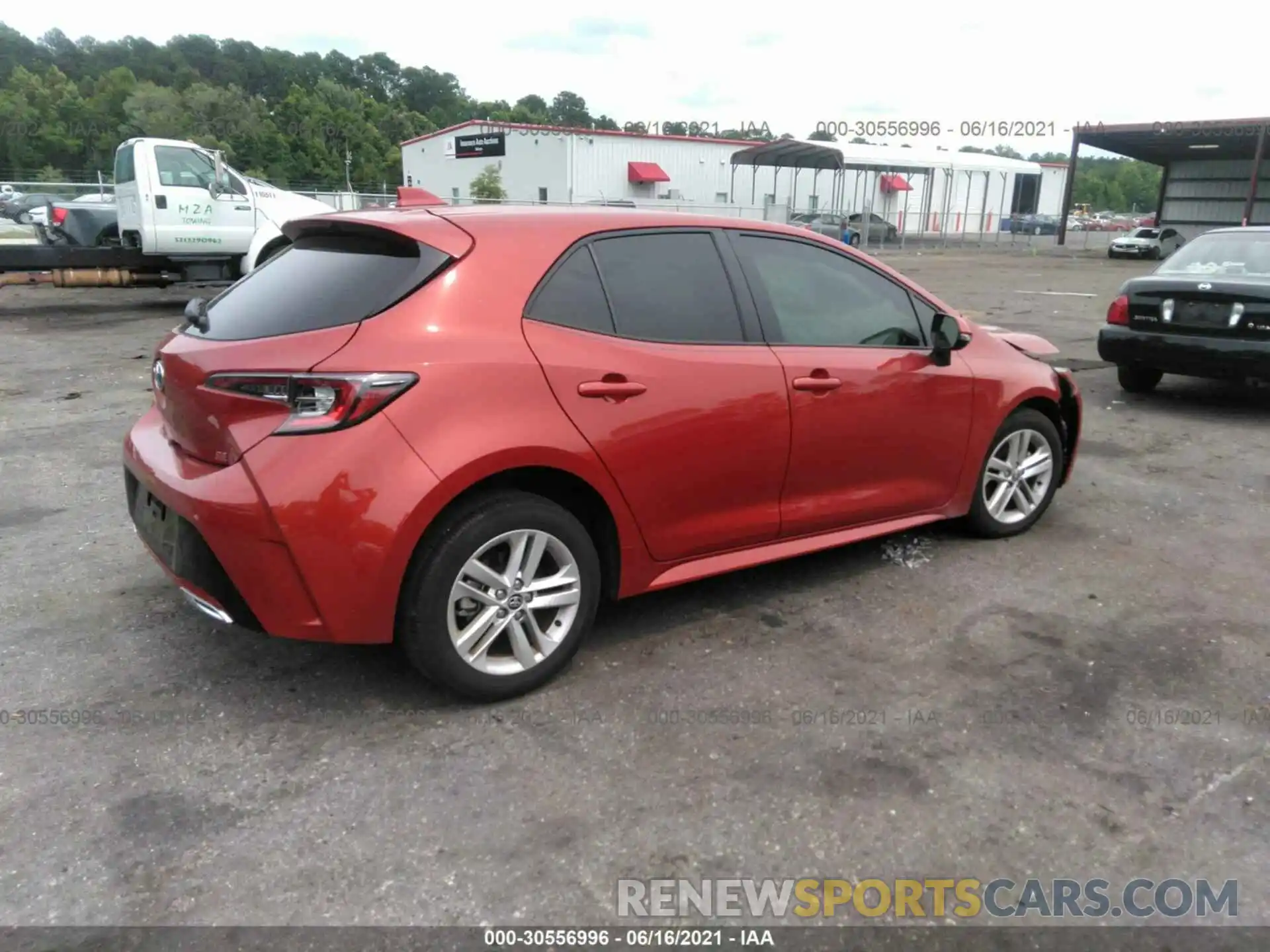 4 Photograph of a damaged car JTND4RBE8L3085431 TOYOTA COROLLA HATCHBACK 2020