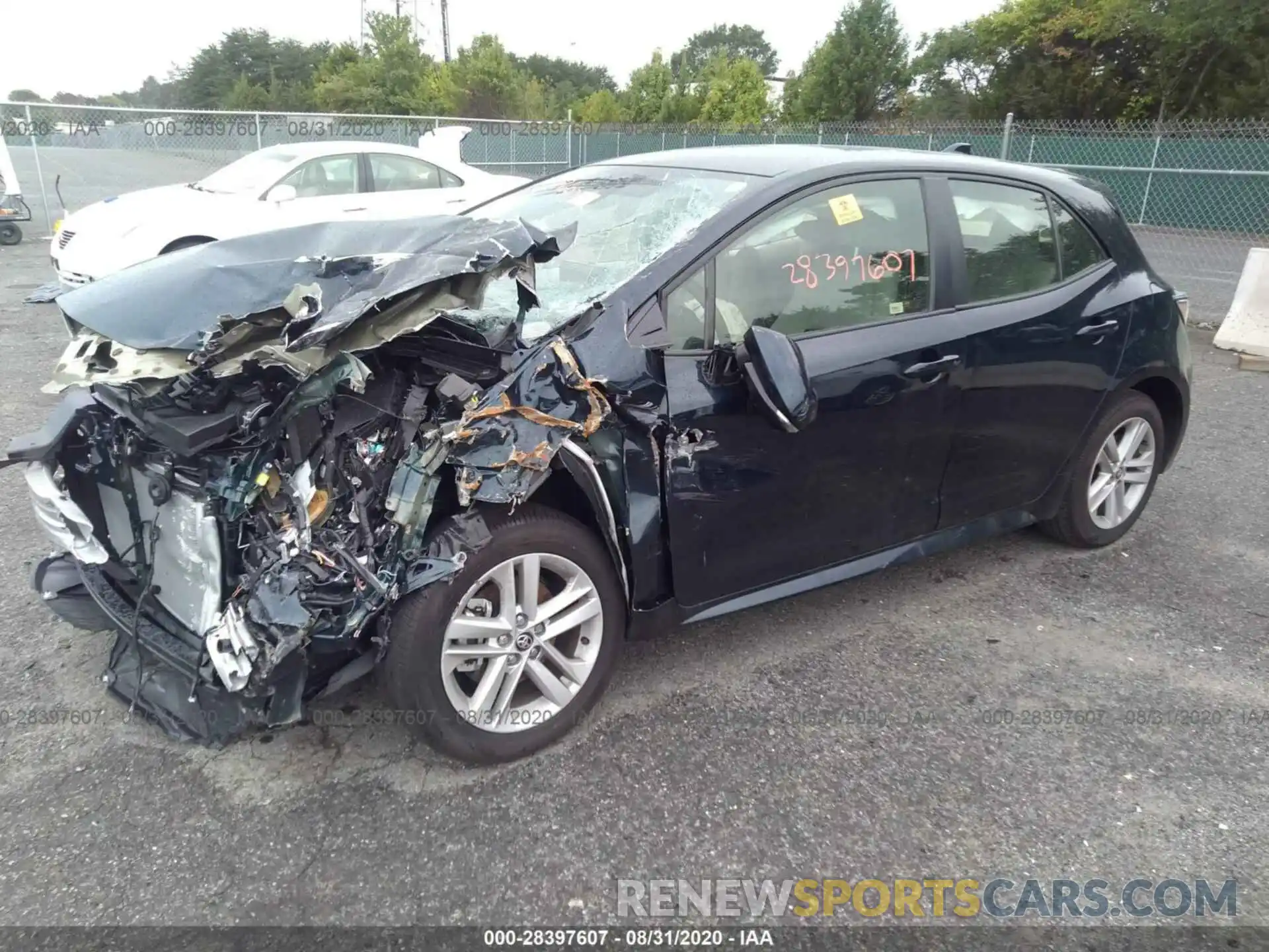 2 Photograph of a damaged car JTND4RBE9L3074065 TOYOTA COROLLA HATCHBACK 2020