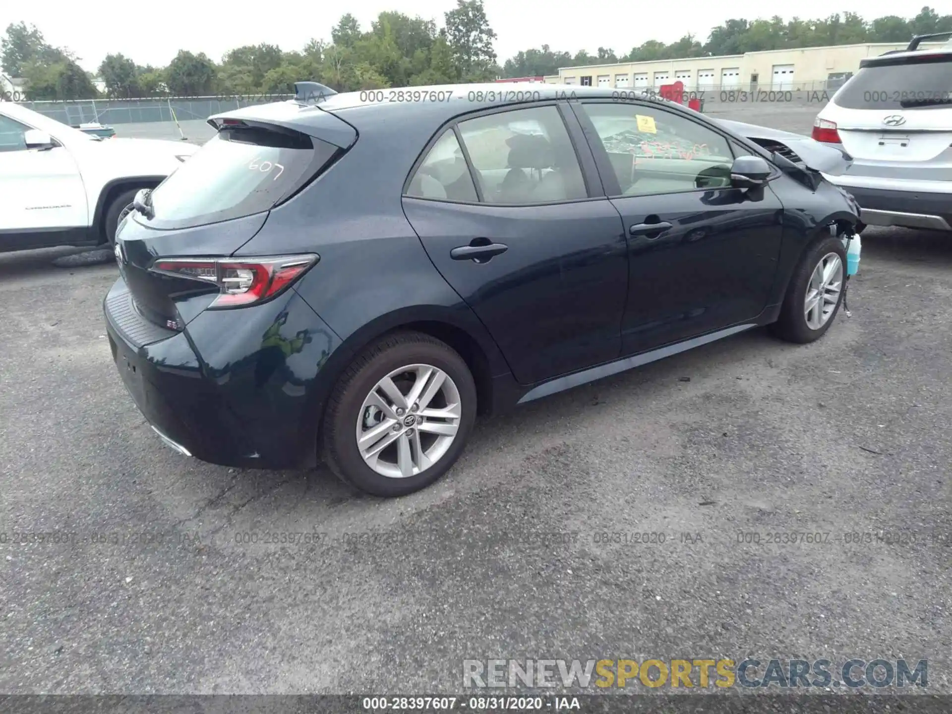 4 Photograph of a damaged car JTND4RBE9L3074065 TOYOTA COROLLA HATCHBACK 2020