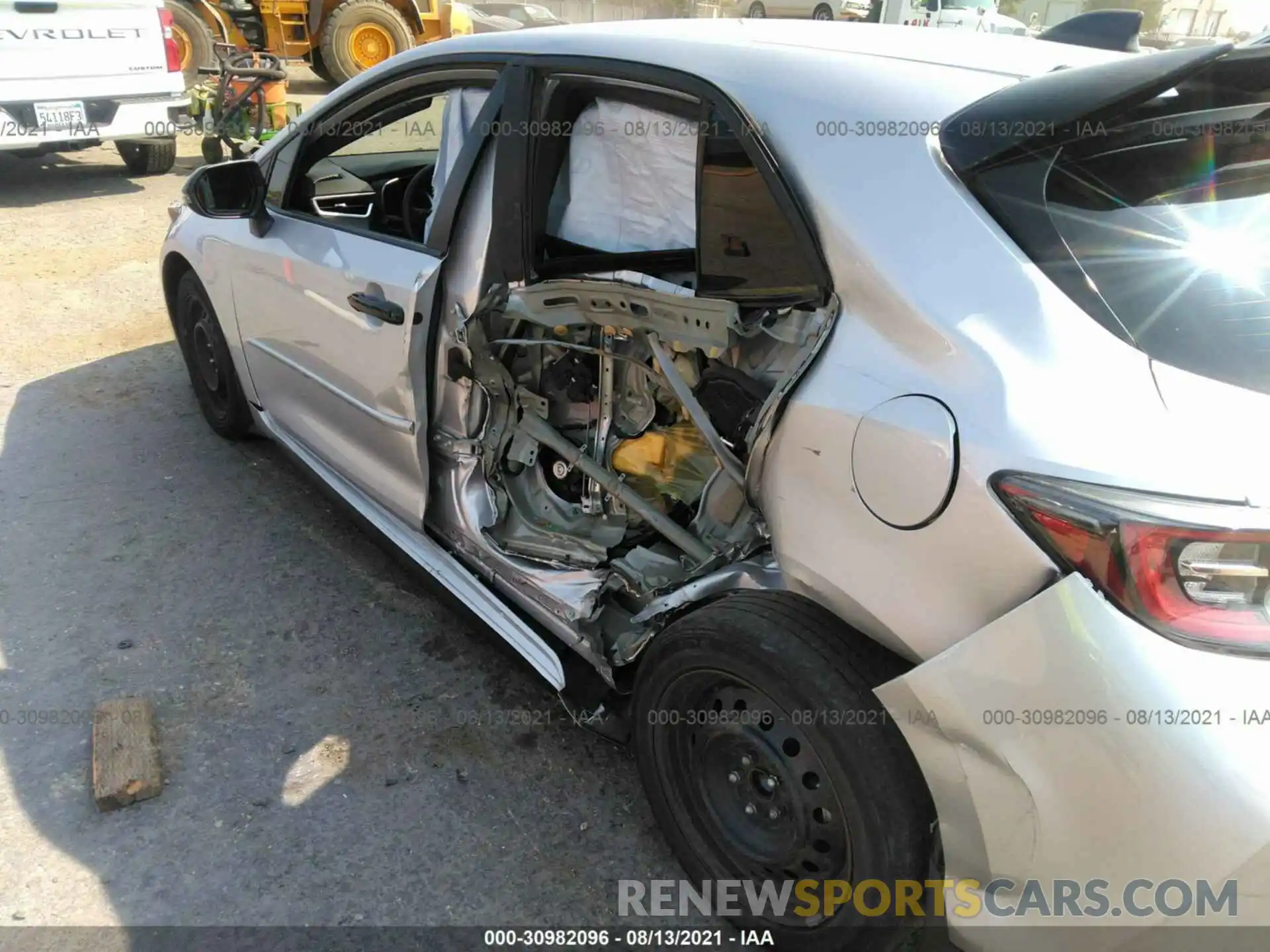 6 Photograph of a damaged car JTND4RBE9L3096132 TOYOTA COROLLA HATCHBACK 2020