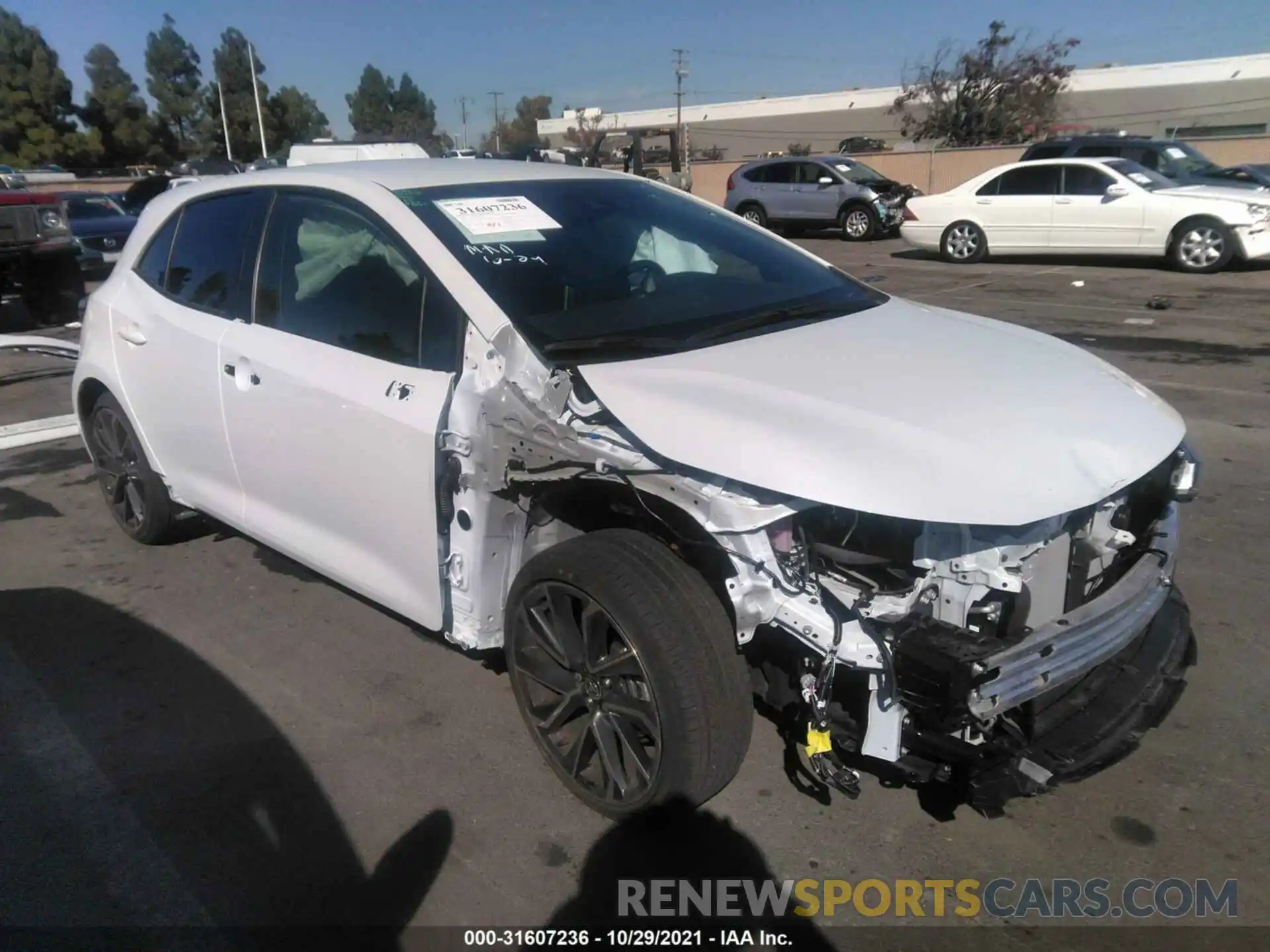 1 Photograph of a damaged car JTNA4MBE3M3137202 TOYOTA COROLLA HATCHBACK 2021