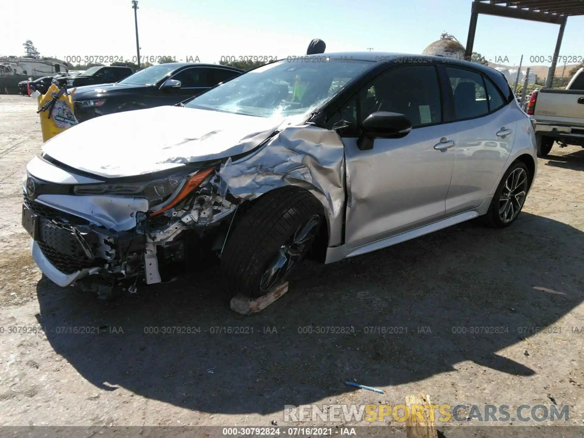 2 Photograph of a damaged car JTNC4MBE8M3128035 TOYOTA COROLLA HATCHBACK 2021