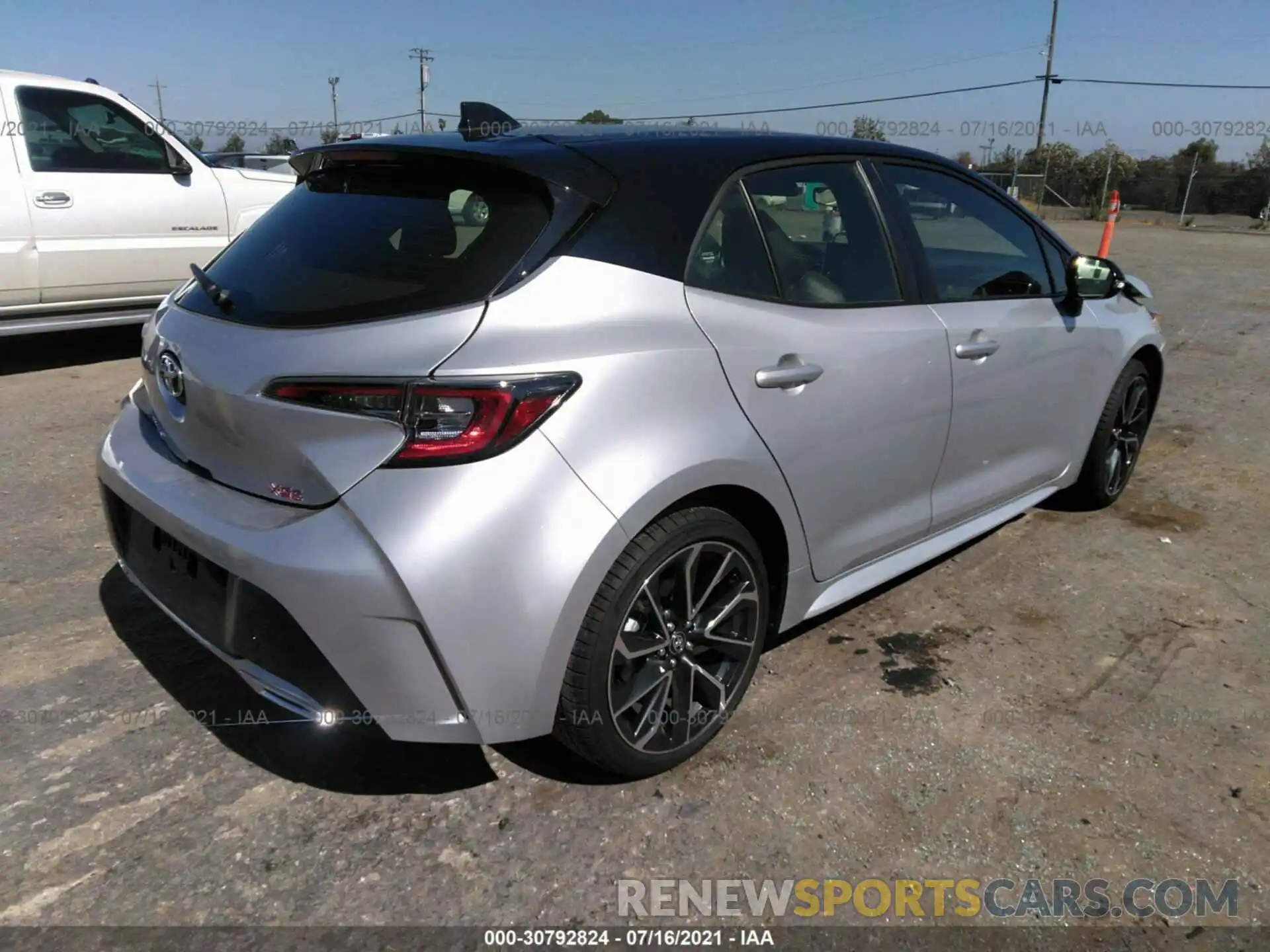 4 Photograph of a damaged car JTNC4MBE8M3128035 TOYOTA COROLLA HATCHBACK 2021