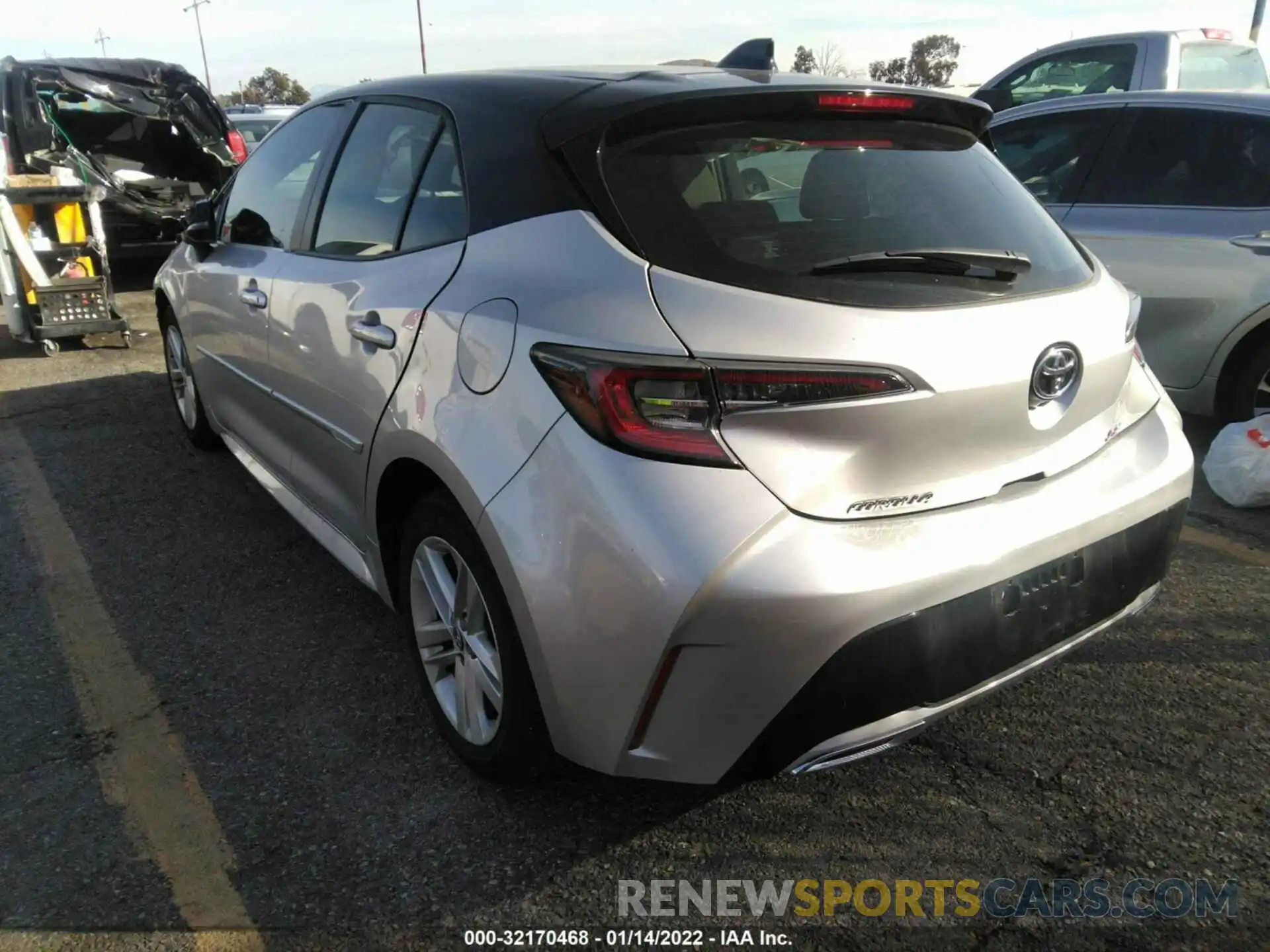 3 Photograph of a damaged car JTND4MBE0M3112013 TOYOTA COROLLA HATCHBACK 2021