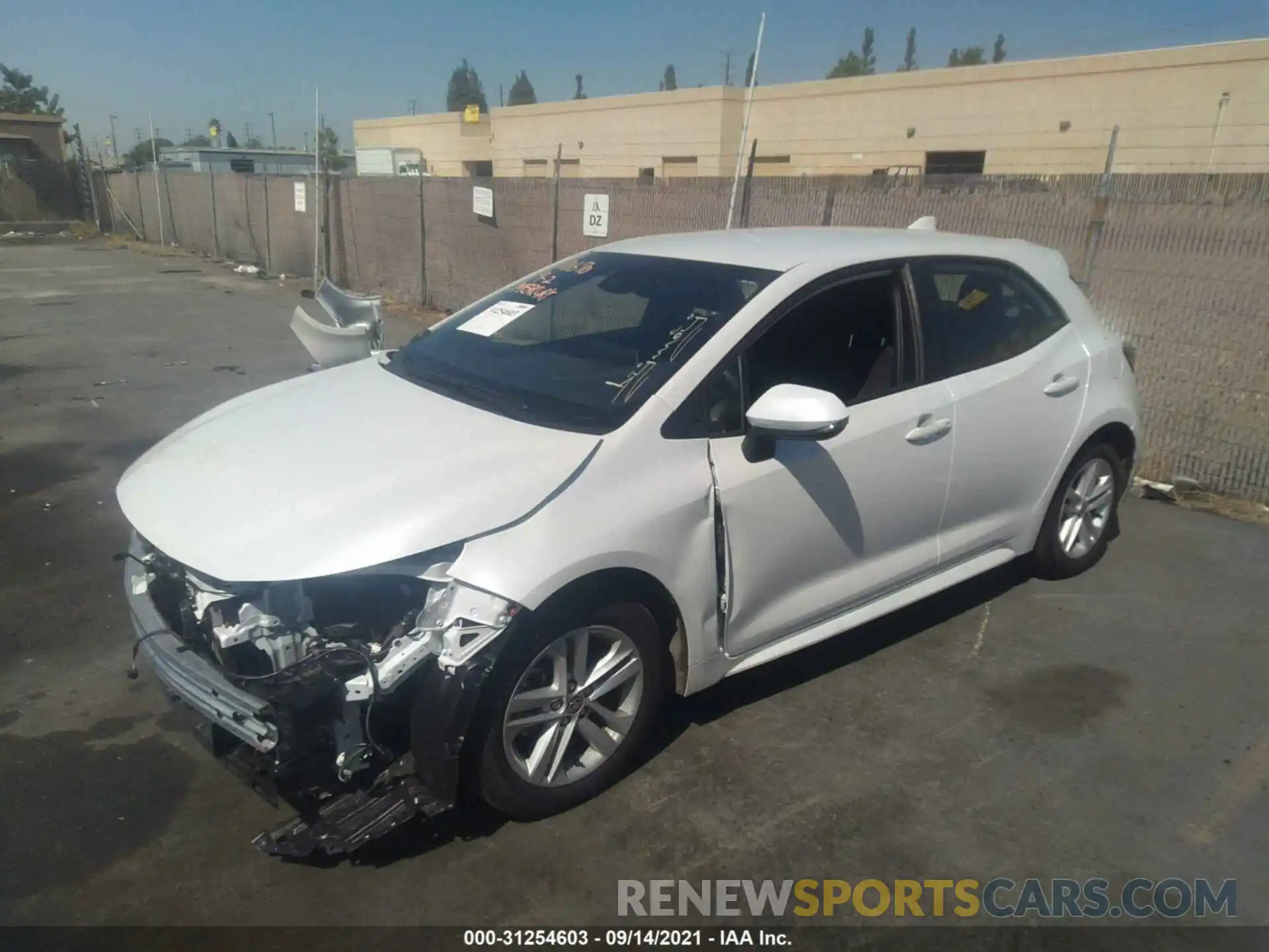 2 Photograph of a damaged car JTND4MBE0M3130298 TOYOTA COROLLA HATCHBACK 2021