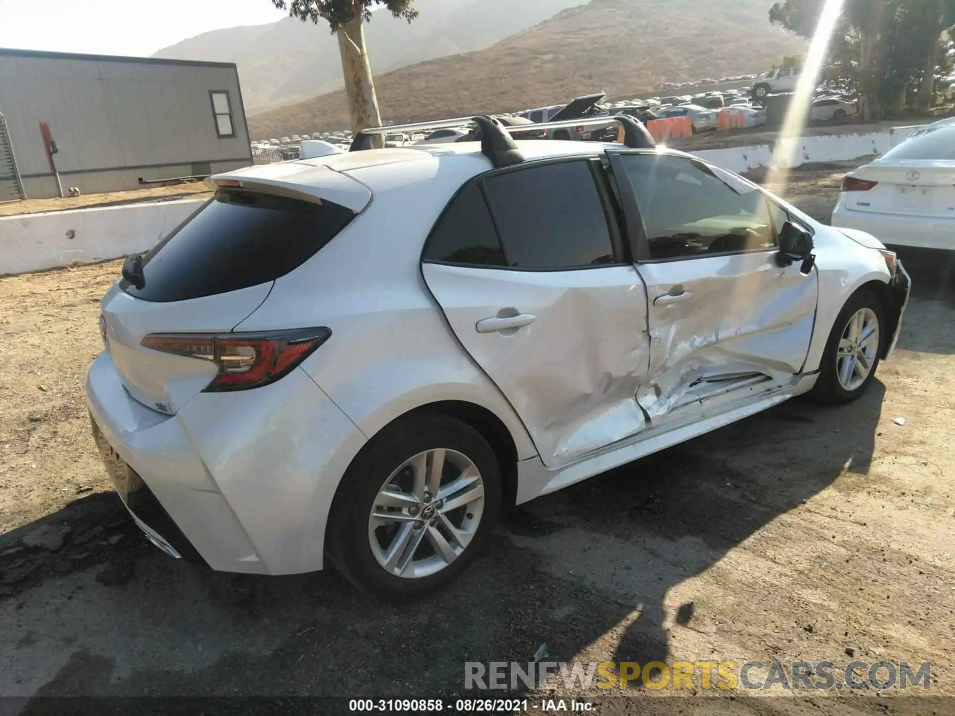 4 Photograph of a damaged car JTND4MBE1M3109945 TOYOTA COROLLA HATCHBACK 2021