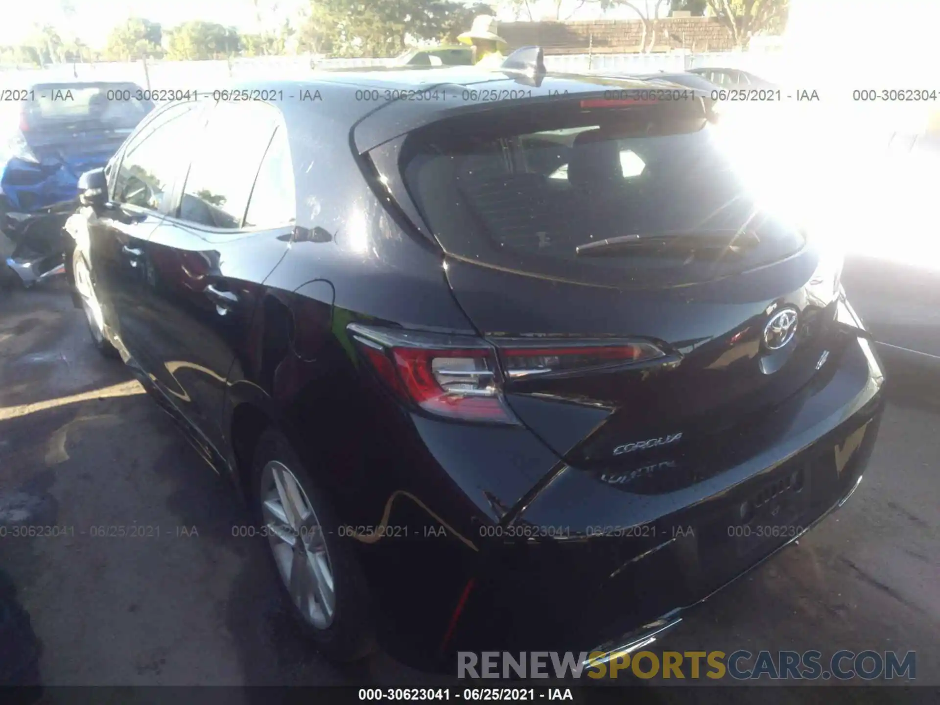 3 Photograph of a damaged car JTND4MBE1M3111758 TOYOTA COROLLA HATCHBACK 2021