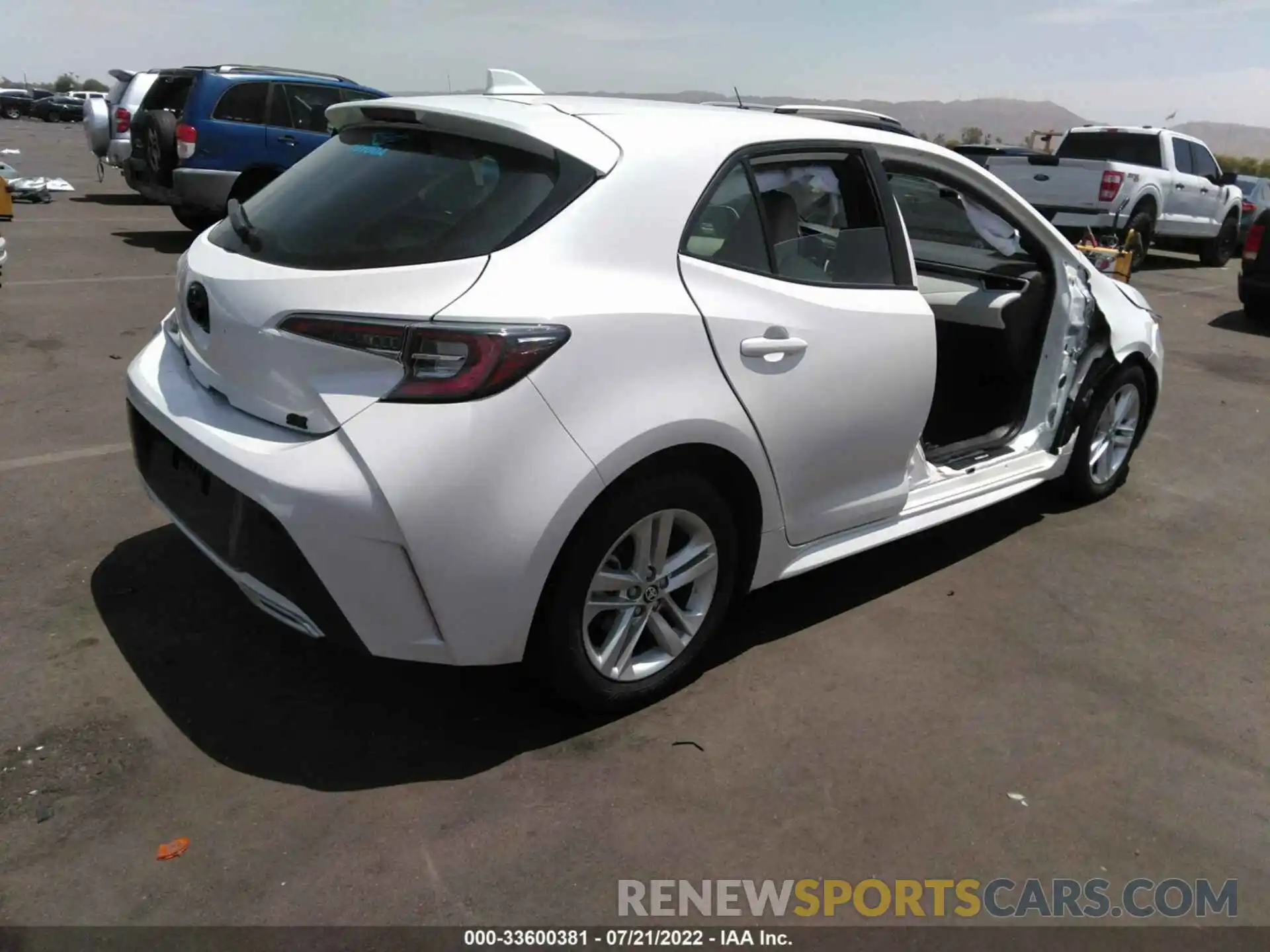 4 Photograph of a damaged car JTND4MBE4M3110023 TOYOTA COROLLA HATCHBACK 2021