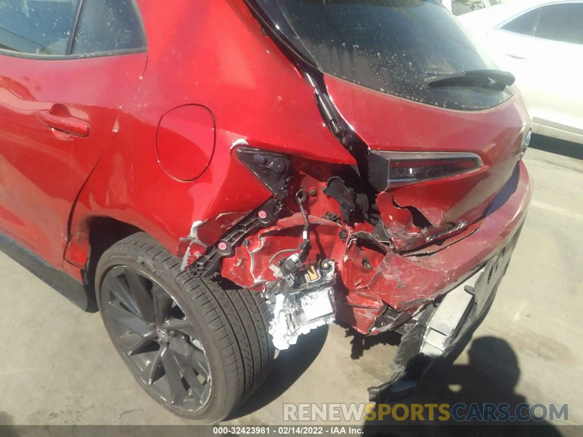 6 Photograph of a damaged car JTND4MBE6M3113182 TOYOTA COROLLA HATCHBACK 2021