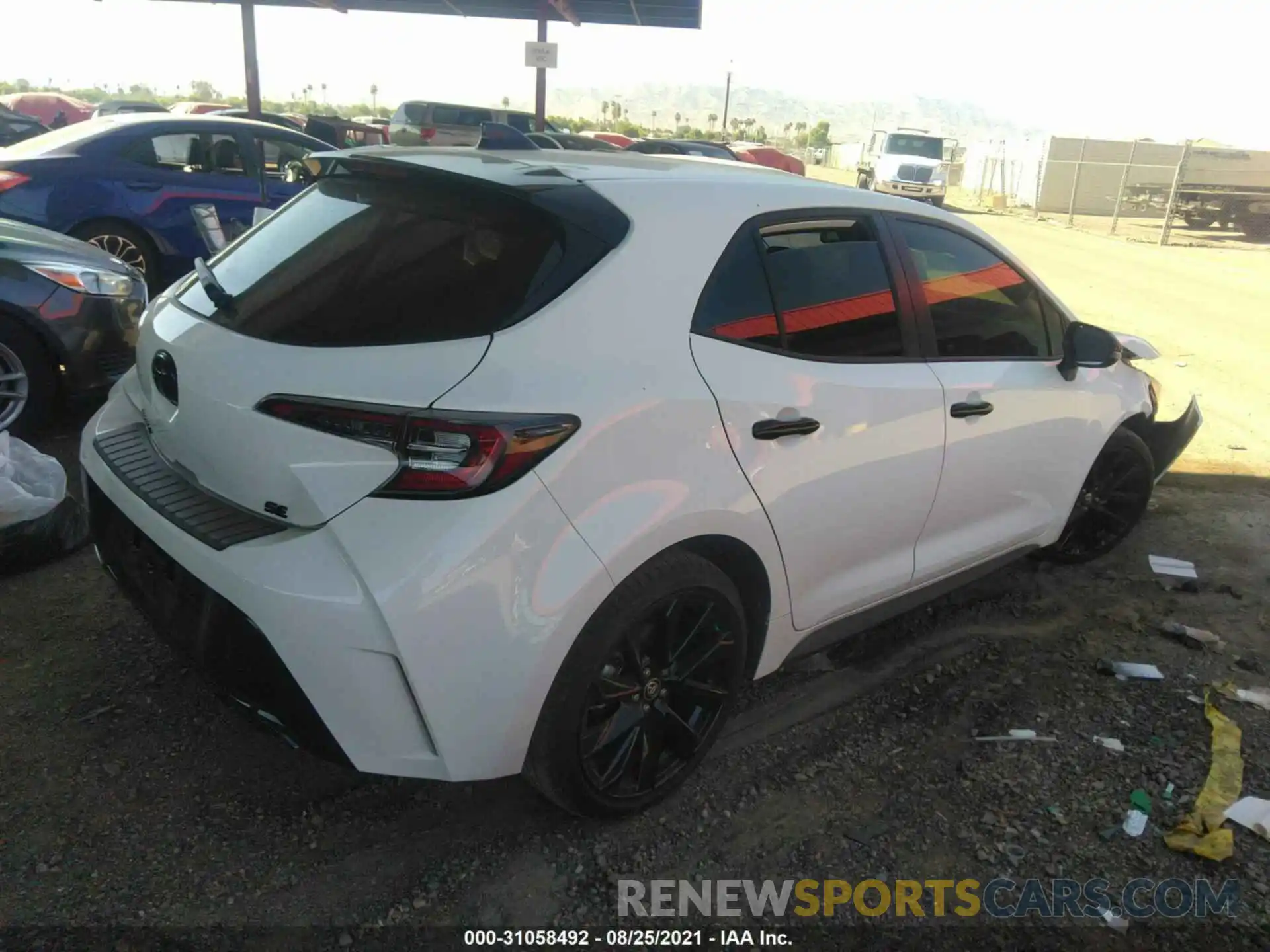 4 Photograph of a damaged car JTND4MBE6M3133612 TOYOTA COROLLA HATCHBACK 2021