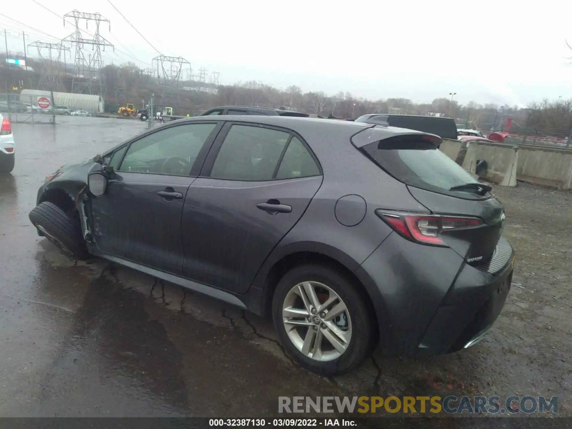 3 Photograph of a damaged car JTND4MBE6M3145288 TOYOTA COROLLA HATCHBACK 2021