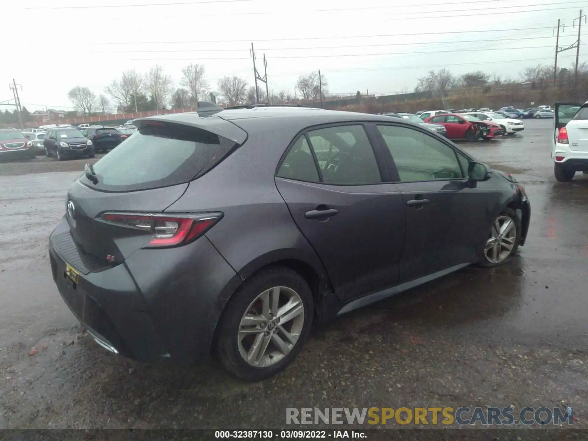 4 Photograph of a damaged car JTND4MBE6M3145288 TOYOTA COROLLA HATCHBACK 2021